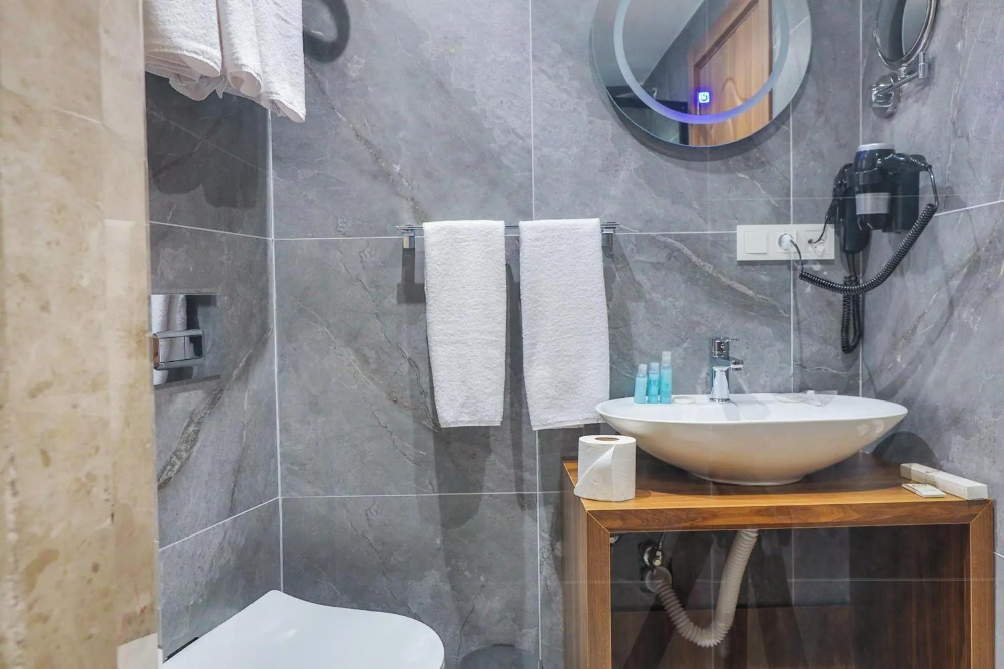 Toilet in Silver Inn Spa