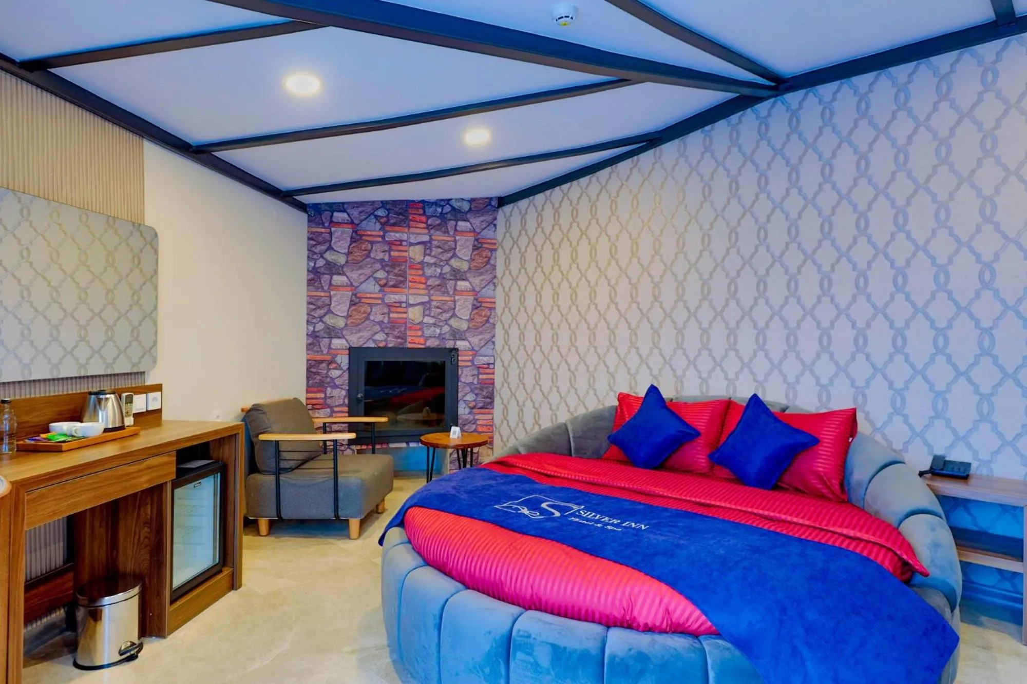 Bedroom, Bed in Silver Inn Spa