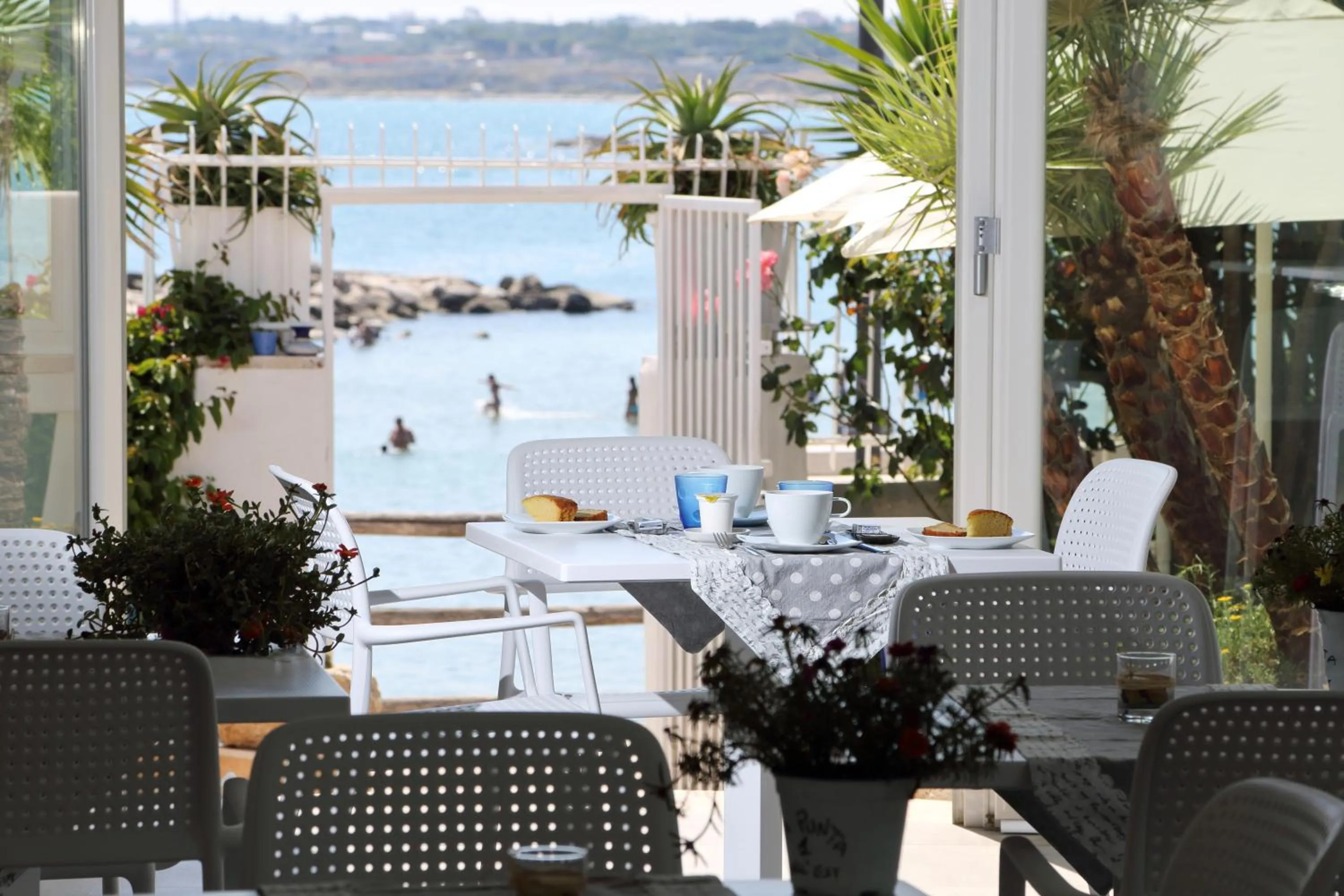 Lounge or bar in La Bella Trani - Suites and B&B