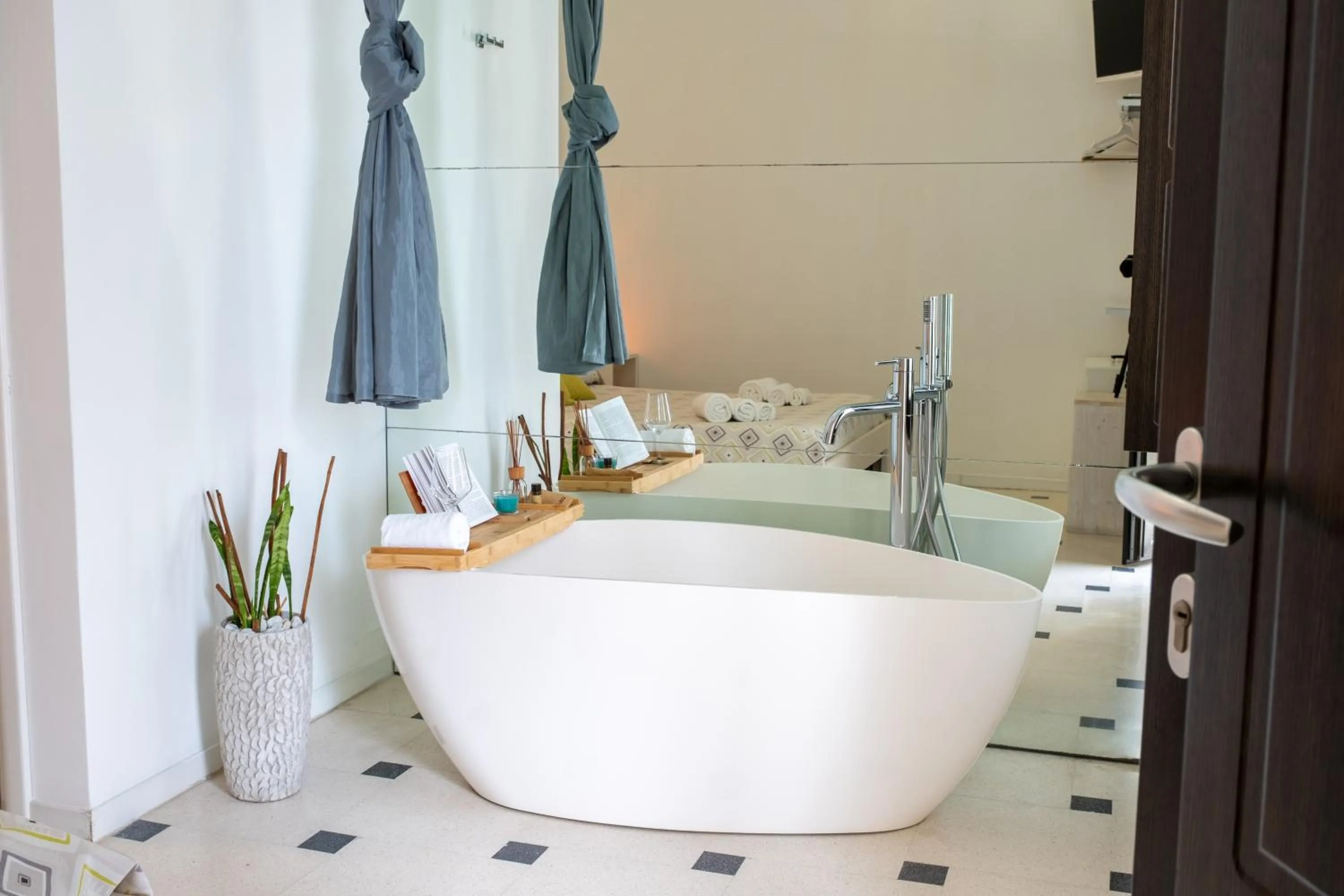 Bath in La Bella Trani - Suites and B&B