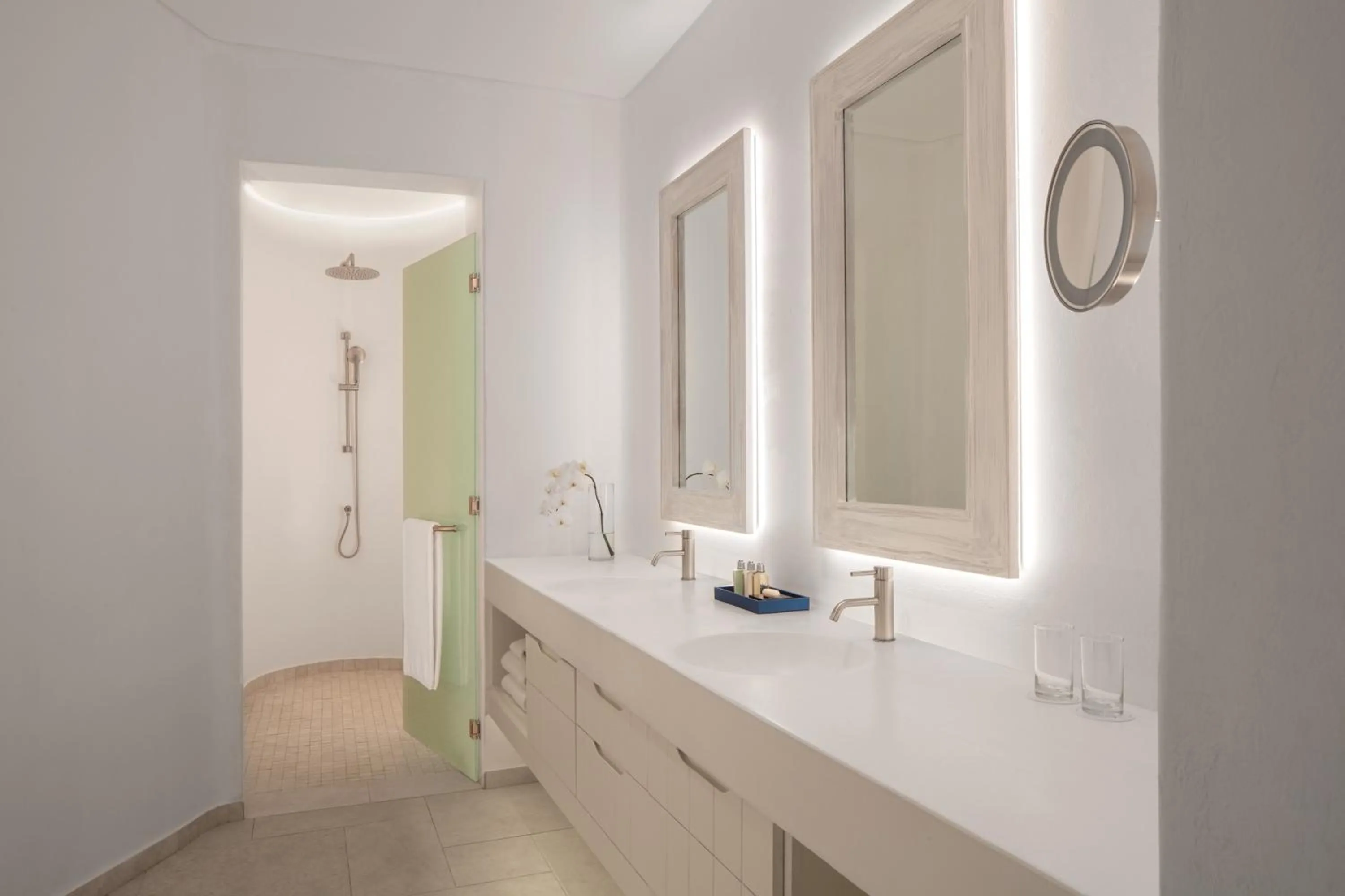 Bathroom in Anantara Santorini Abu Dhabi Retreat-Adults Only