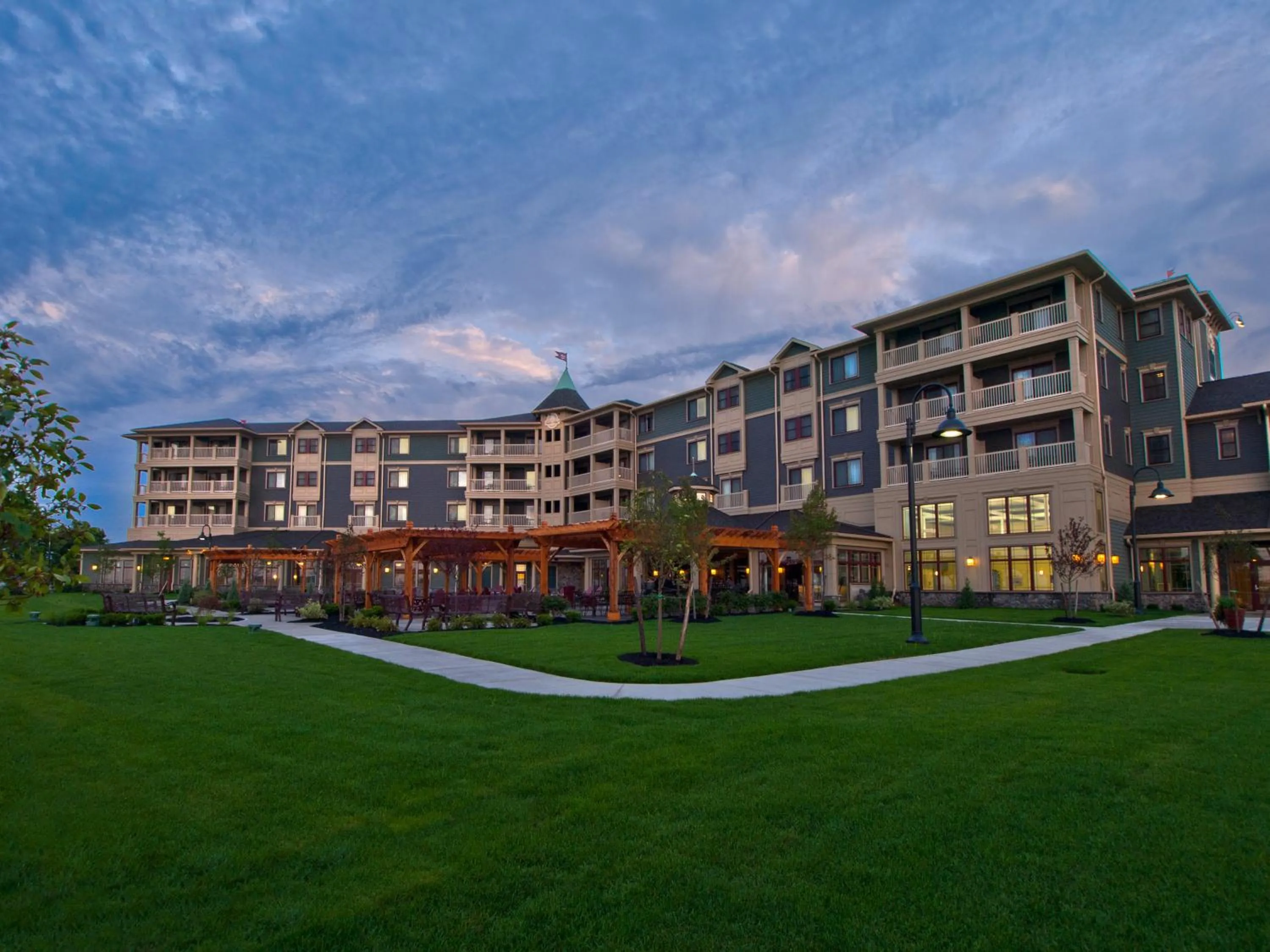 Facade/entrance in 1000 Islands Harbor Hotel