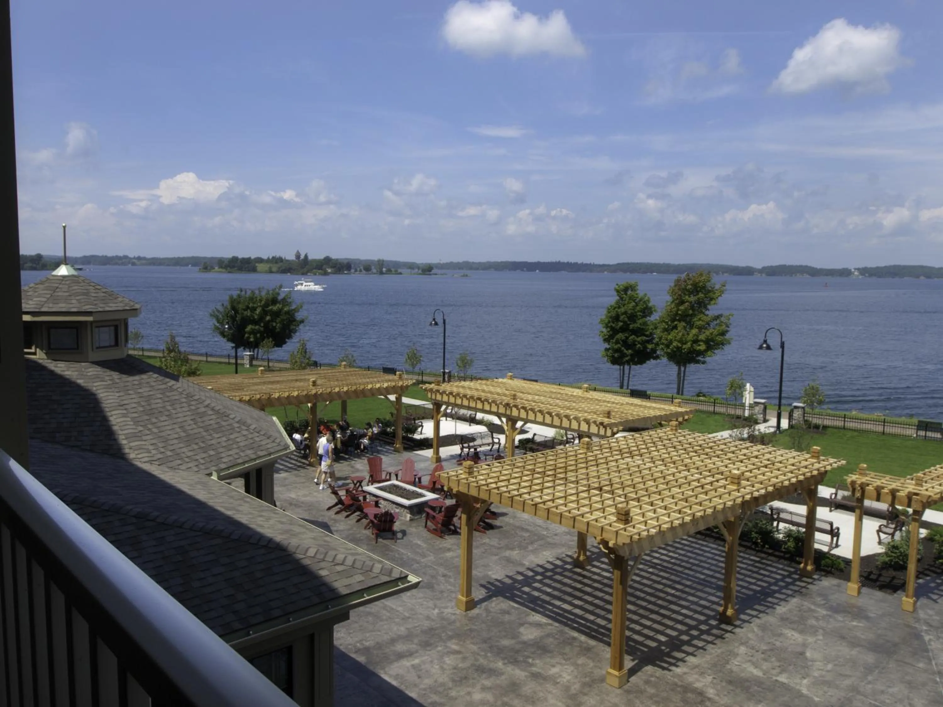 Patio in 1000 Islands Harbor Hotel
