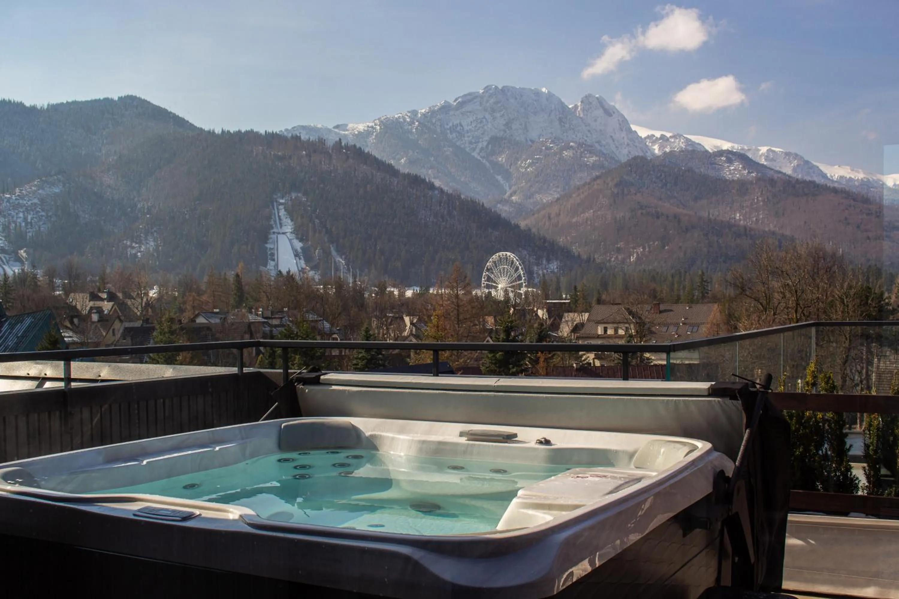 Hot Tub in Renesans Residence Zakopane