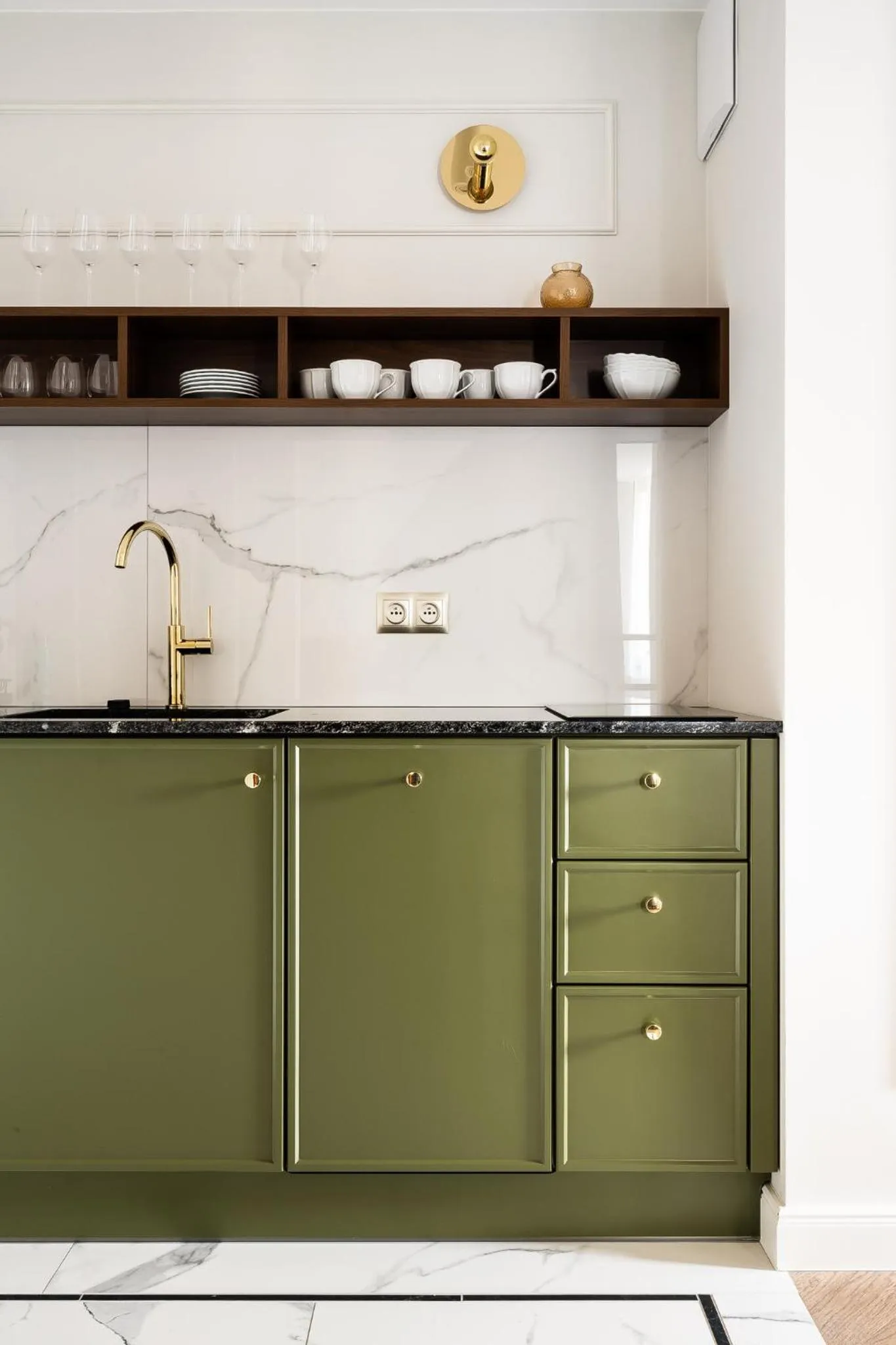 Kitchen or kitchenette in Renesans Residence Zakopane