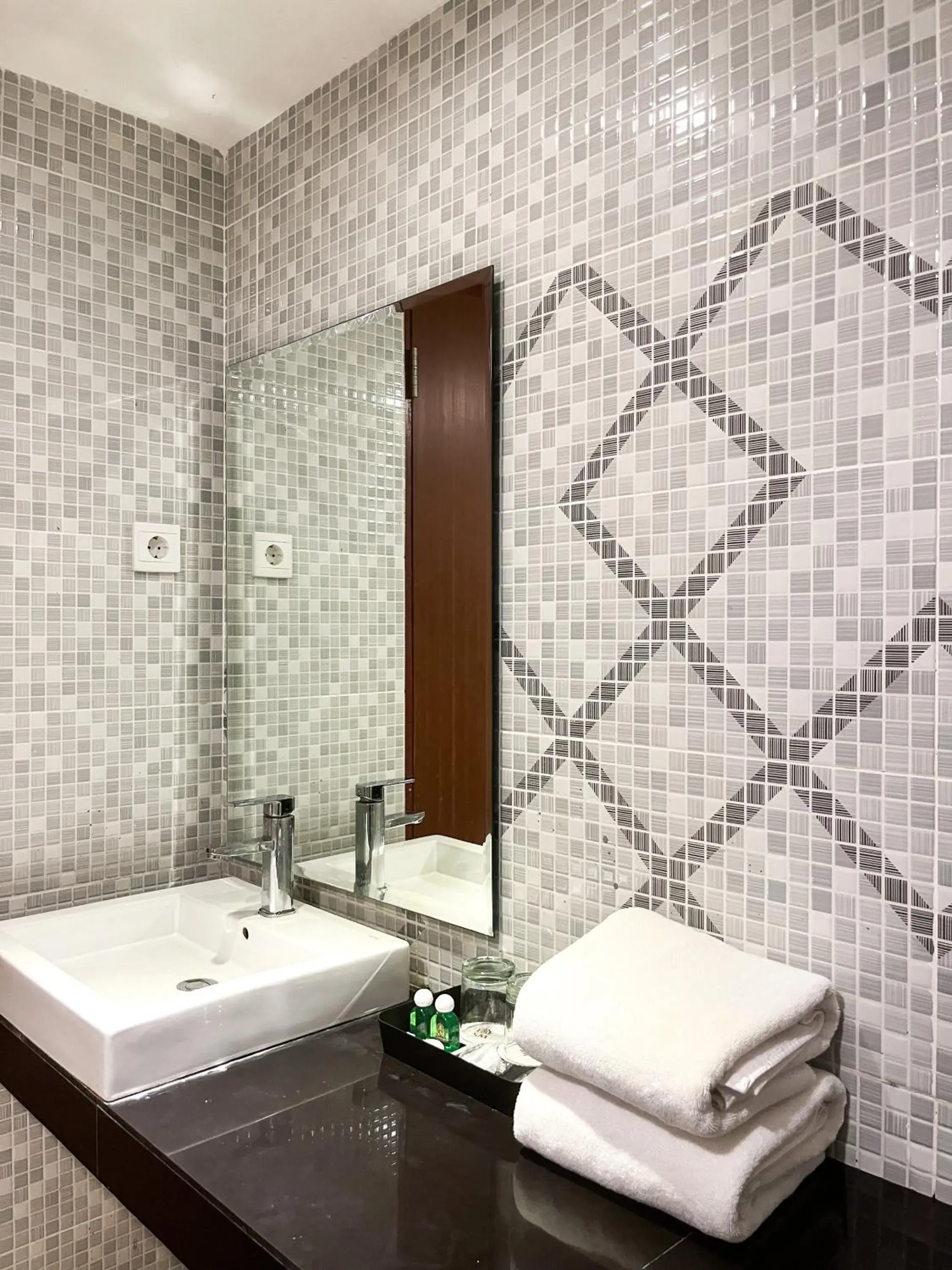 Superior Twin Room in SM Tower Hotel and Convention Berau Superior Twin Room in SM Tower Hotel and Convention Berau