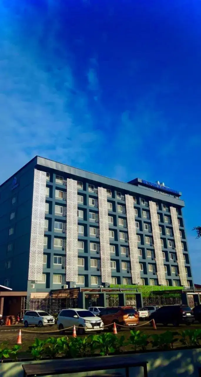 SM Tower Hotel and Convention Berau SM Tower Hotel and Convention Berau