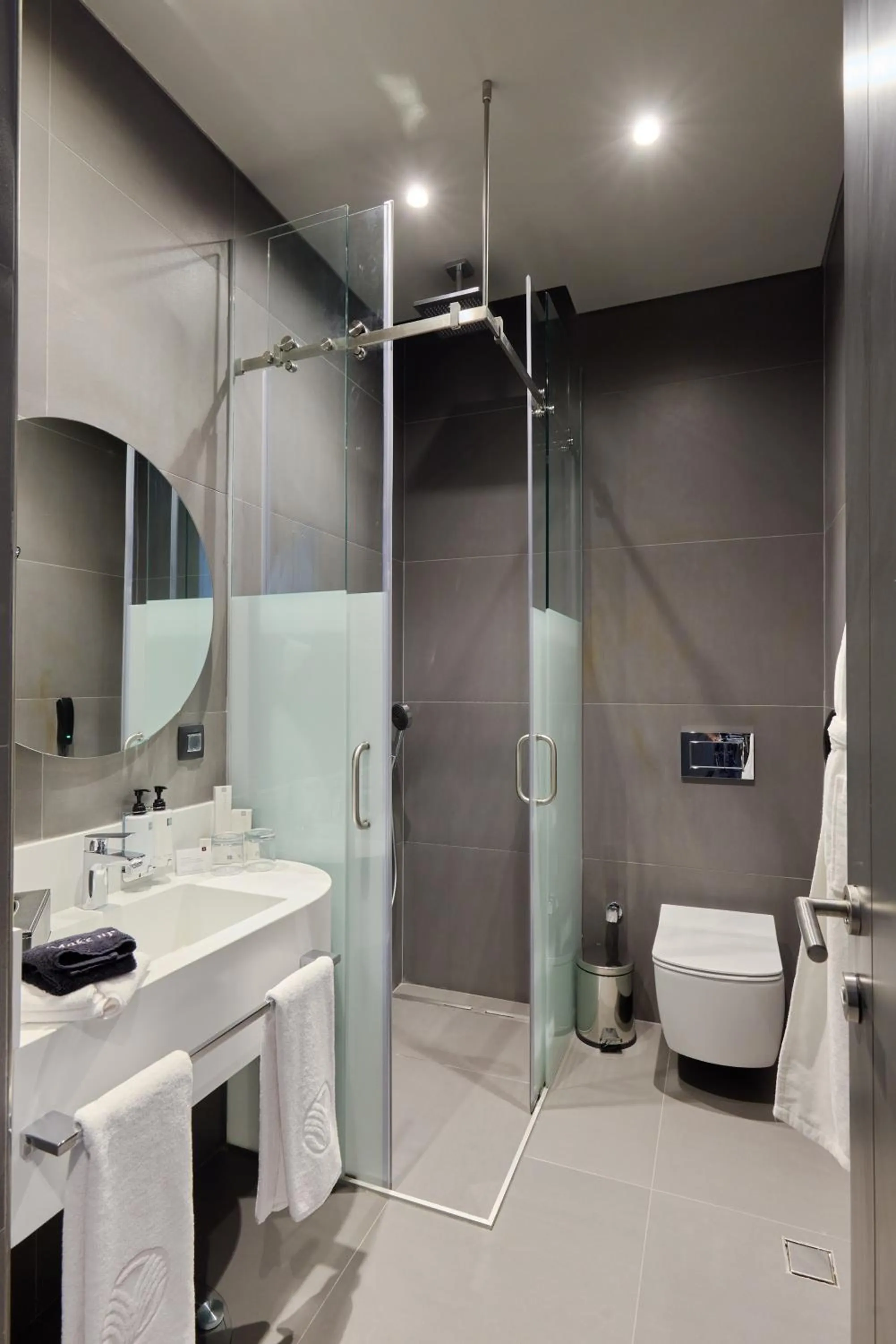 Bathroom in Bomonti Arjaan by Rotana
