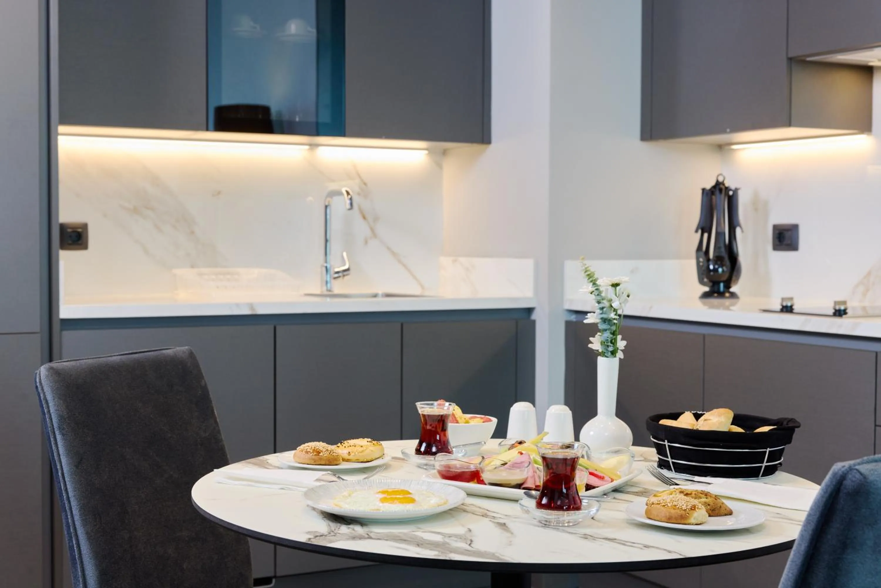 Kitchen or kitchenette in Bomonti Arjaan by Rotana