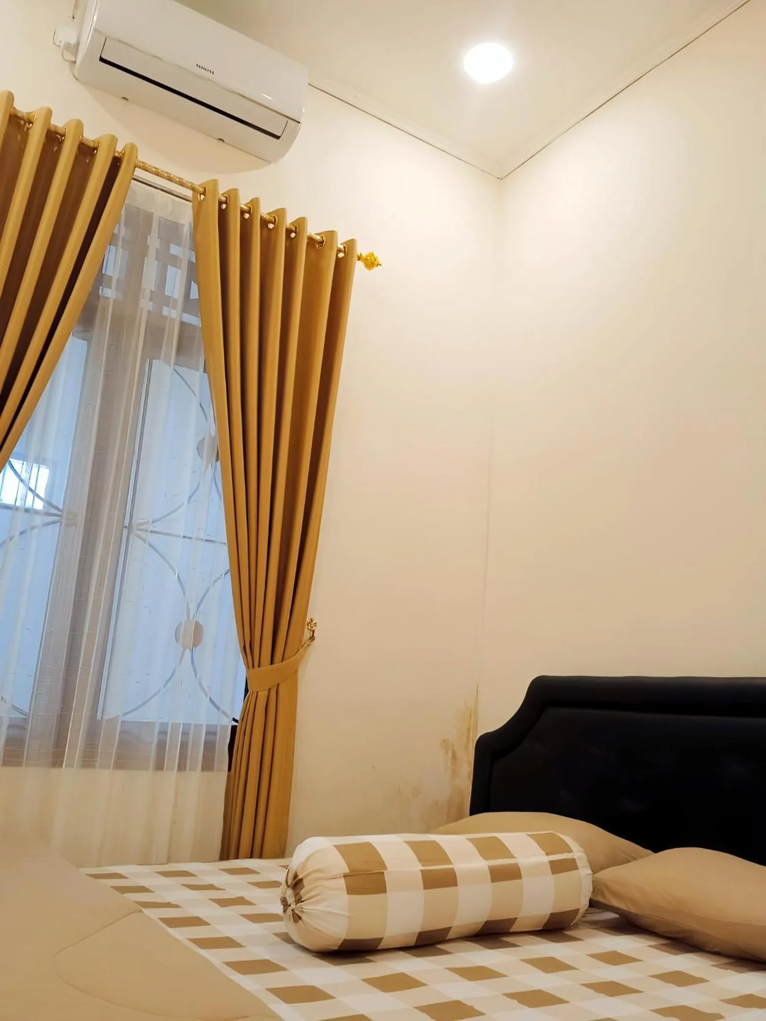 Bed in Penginapan Prambanan TRISAN