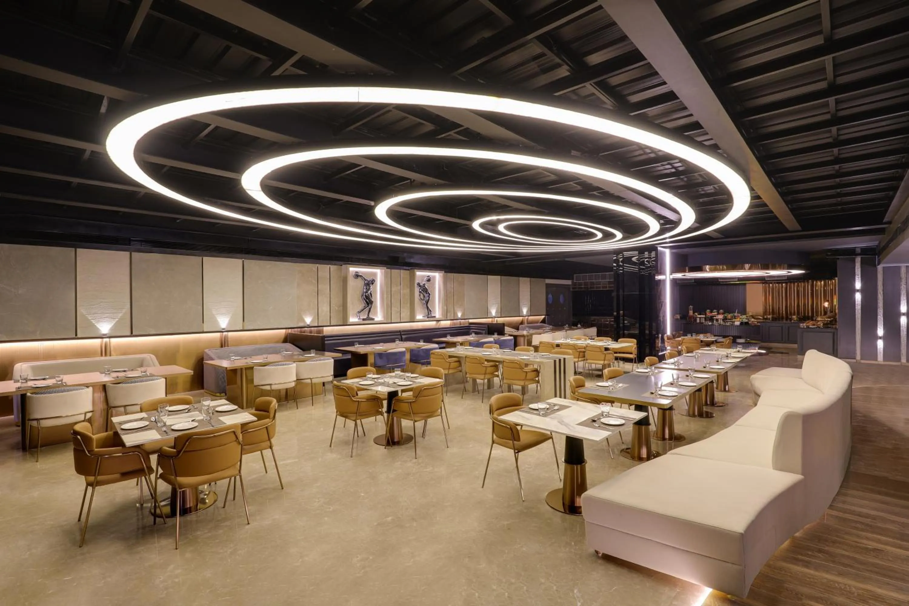 Restaurant/places to eat in Lemon Tree Hotel, Hisar