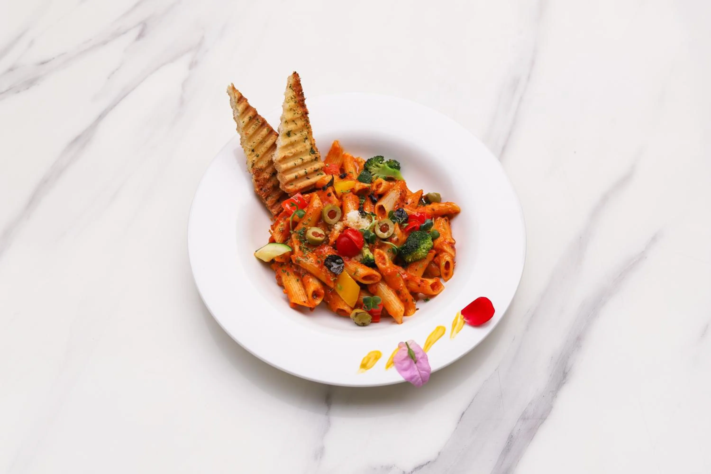 Food and drinks in Lemon Tree Hotel, Hisar