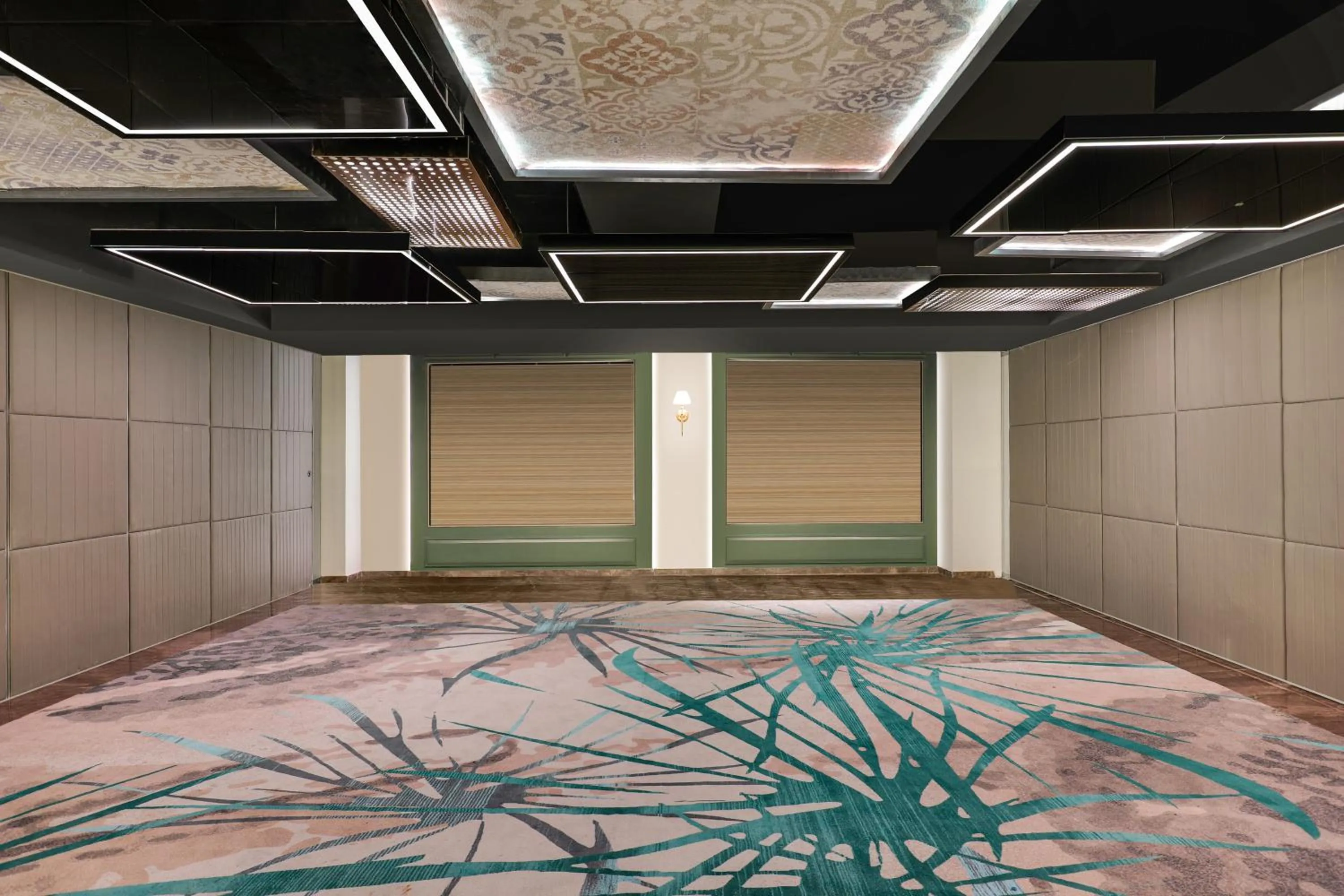 Banquet/Function facilities, Bed in Lemon Tree Hotel, Hisar