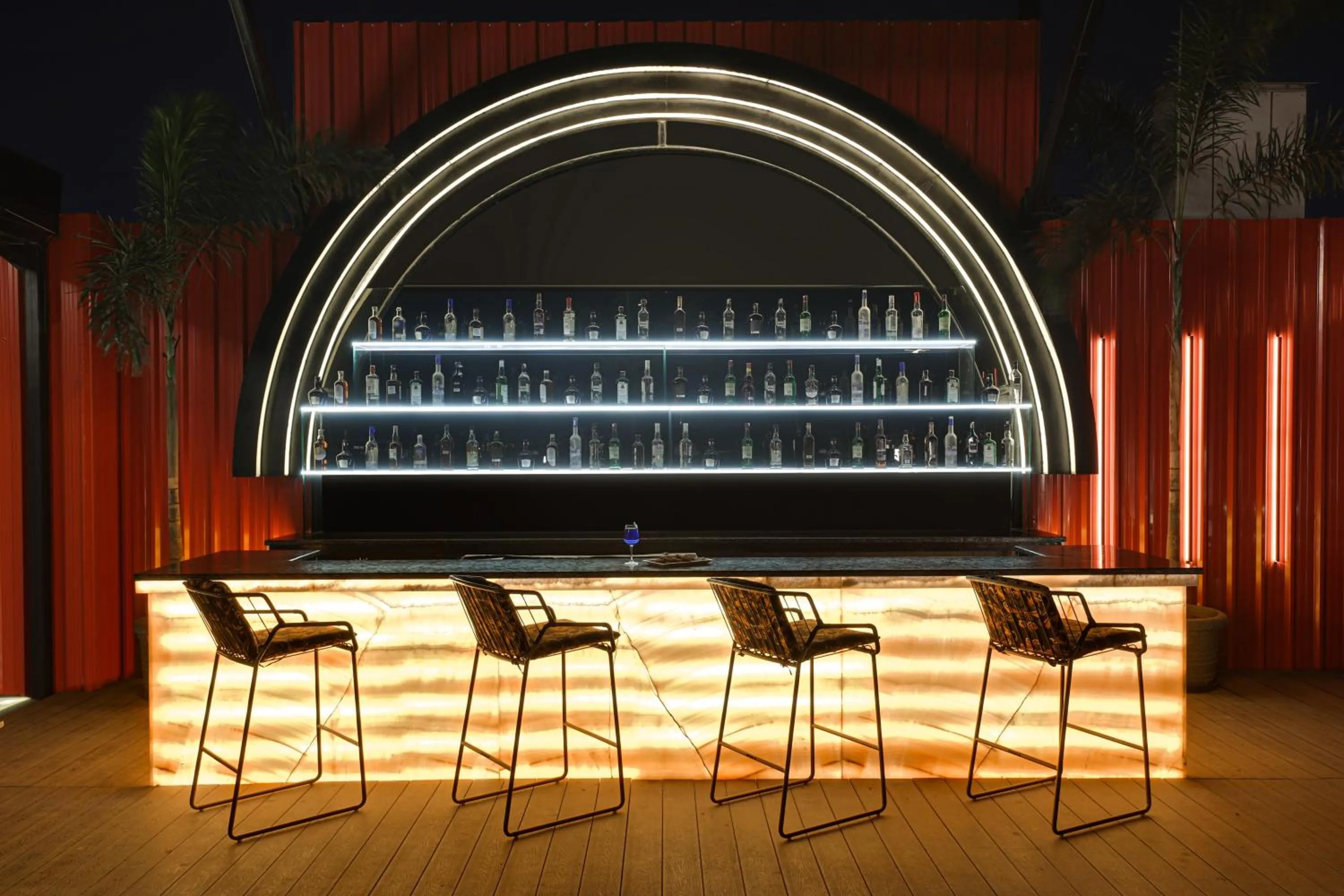 Lounge or bar in Lemon Tree Hotel, Hisar