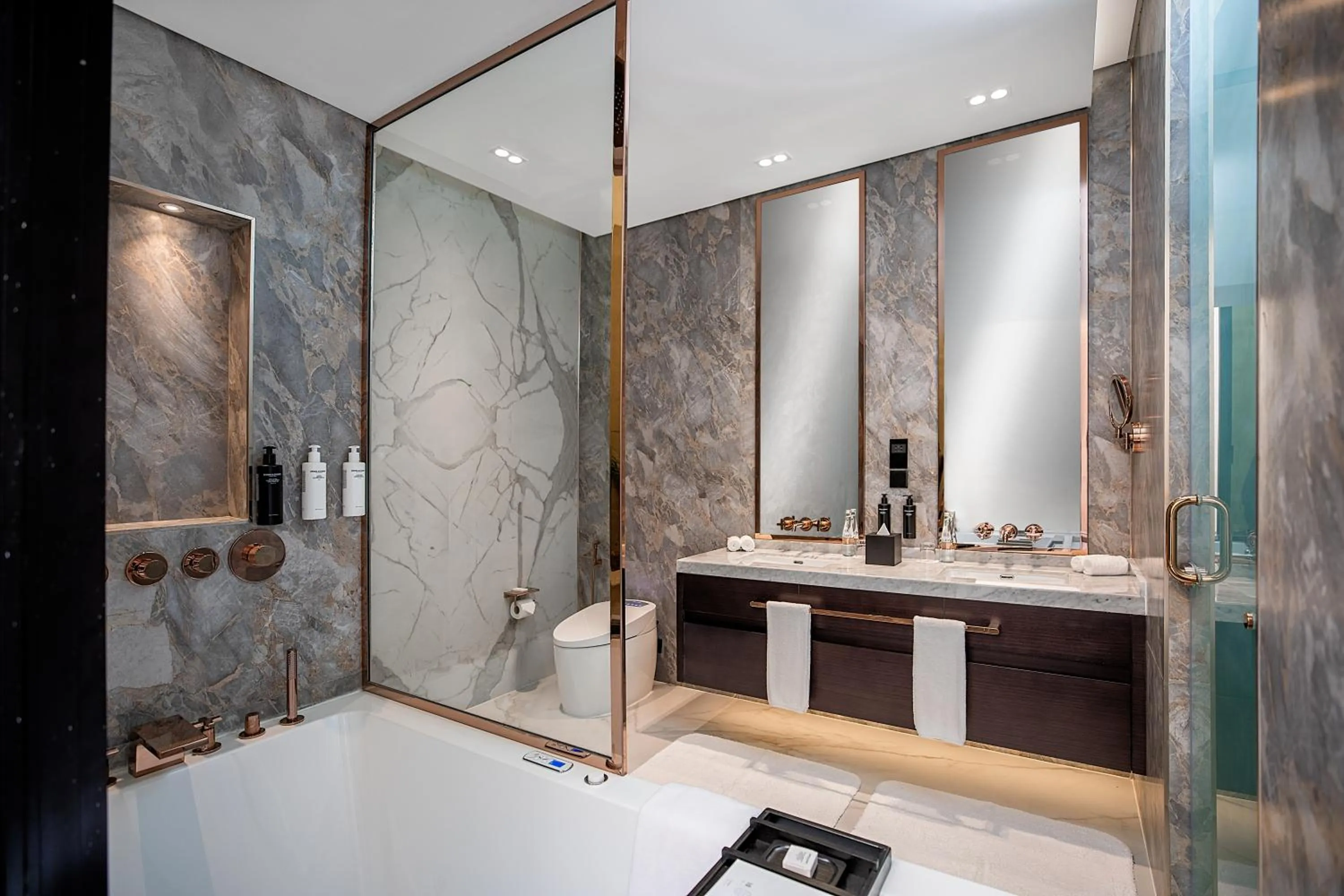 Shower in The Biltmore Hotel Villas, Dubai