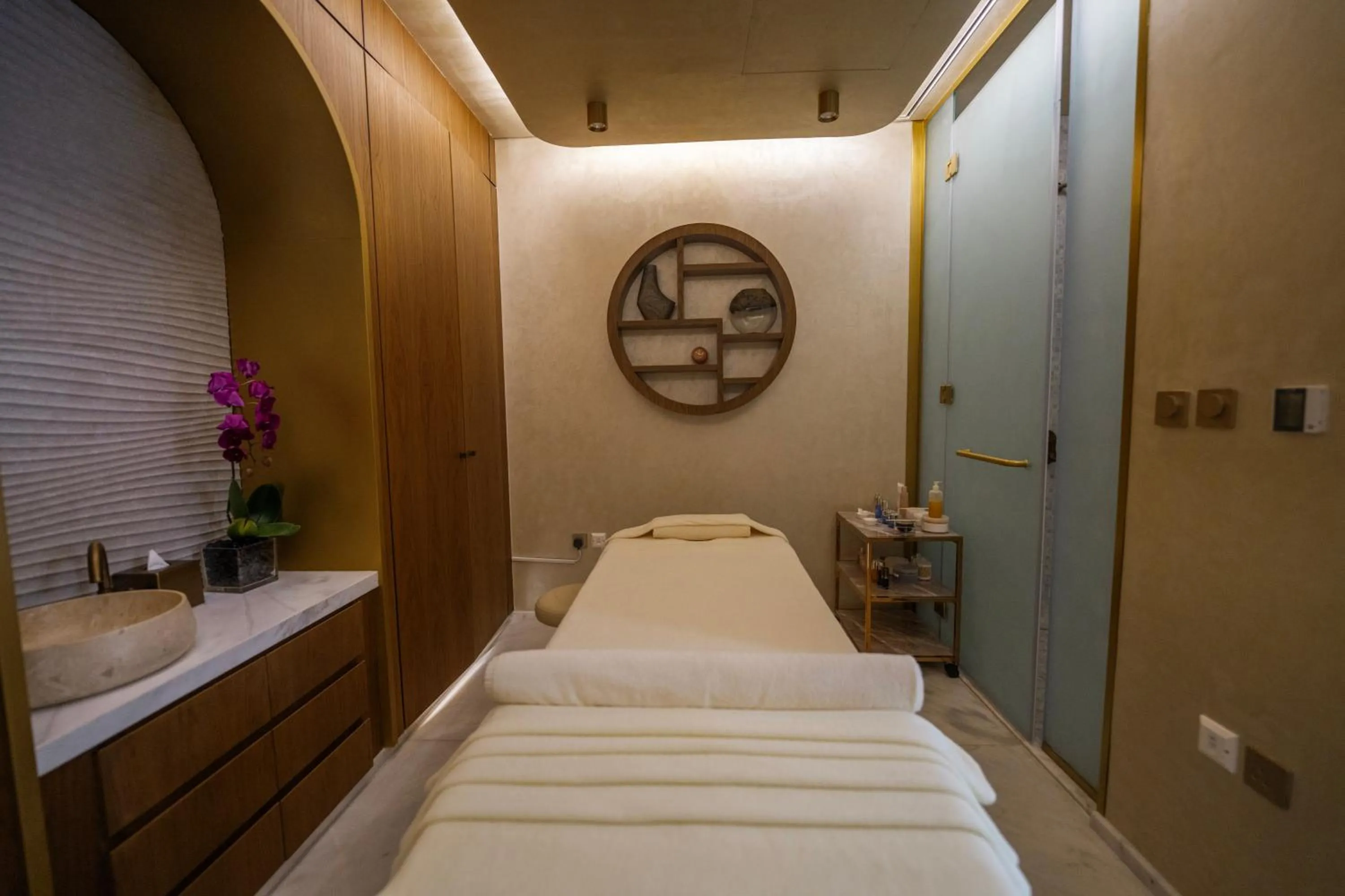 Spa and wellness centre/facilities, Bed in The Biltmore Hotel Villas, Dubai