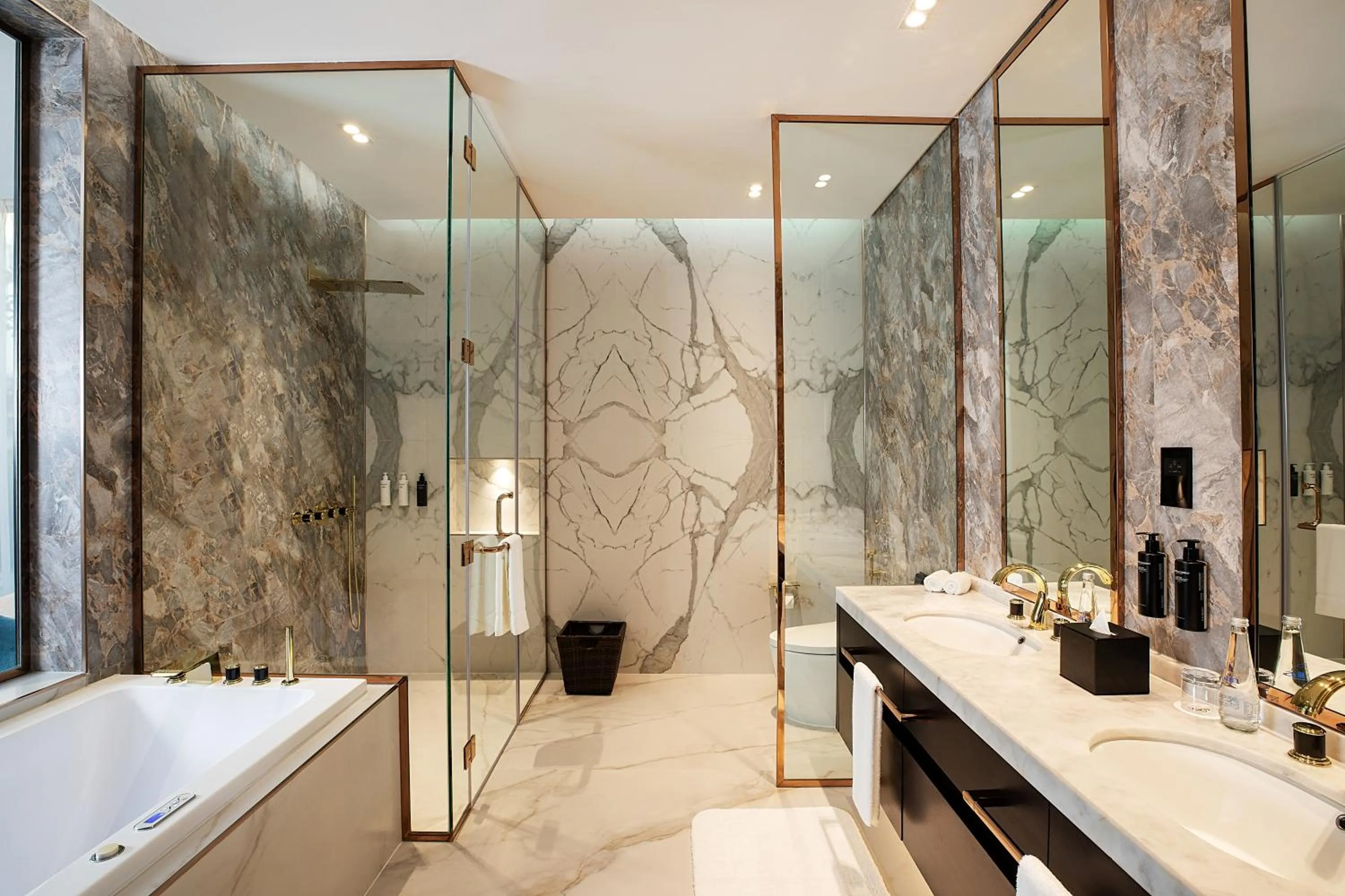 Shower in The Biltmore Hotel Villas, Dubai