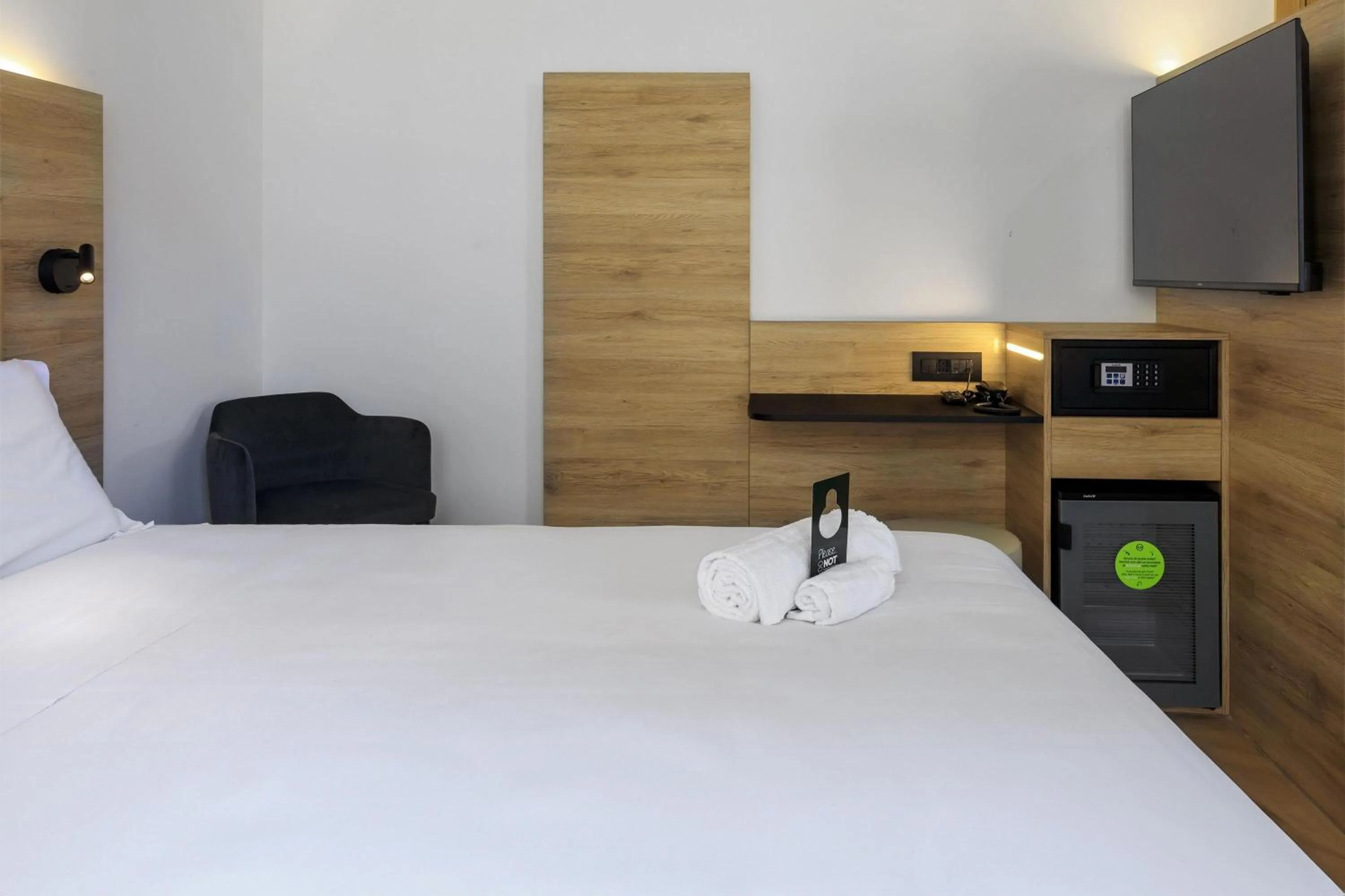 Photo of the whole room, Bed in B&B HOTEL Catania City Center