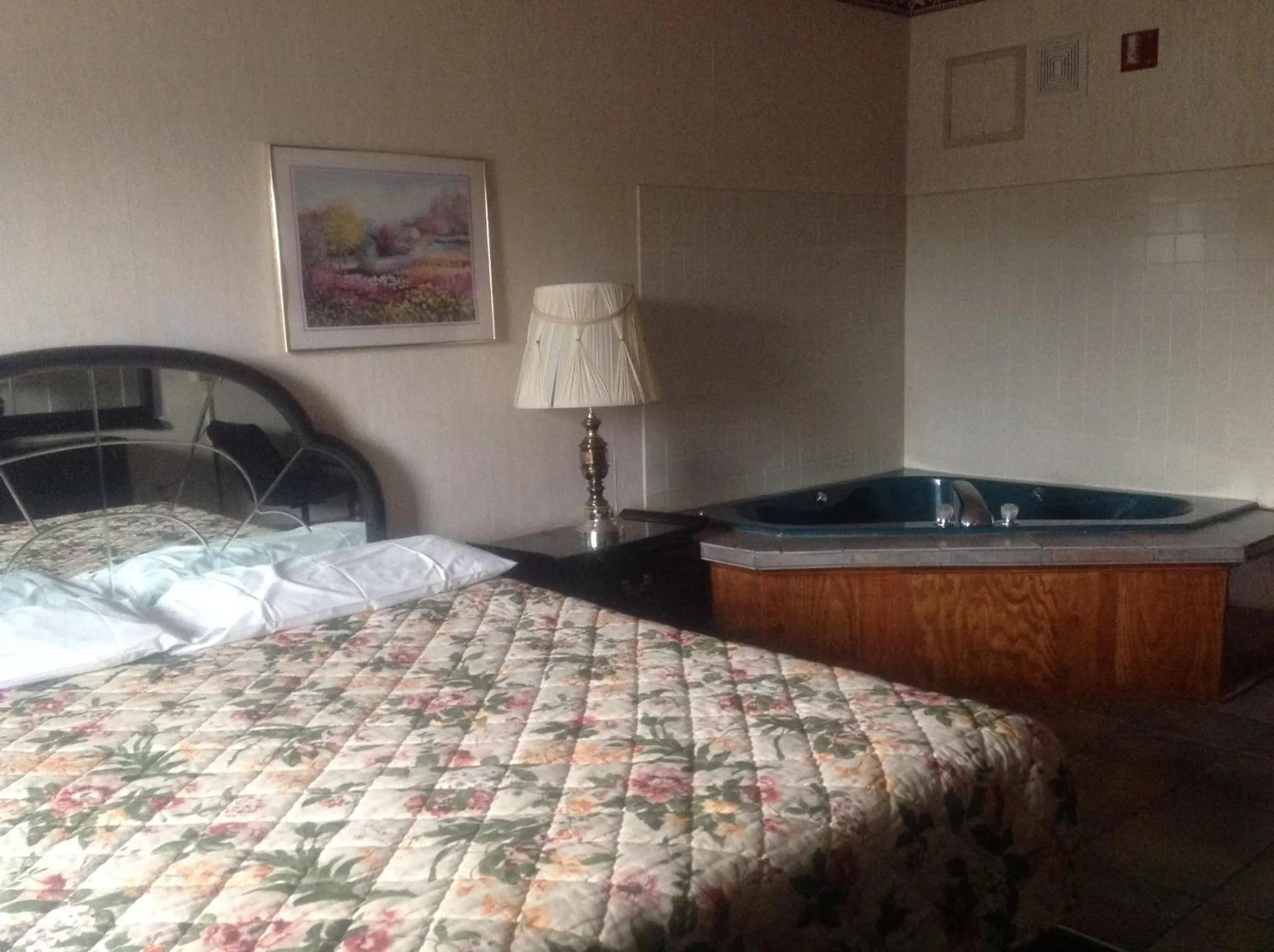 View (from property/room), Bed in HighWay Inn