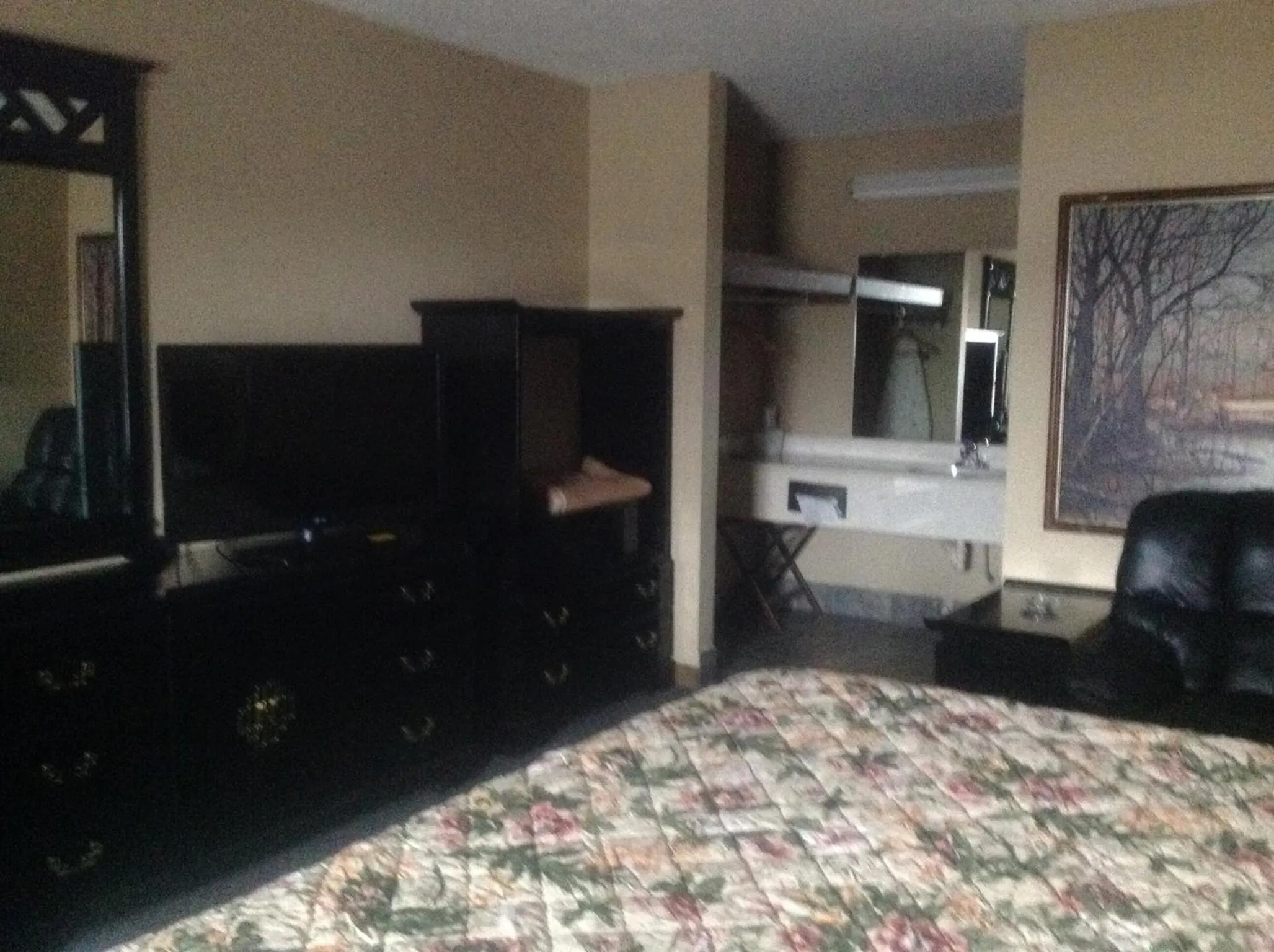 Decorative detail, Bed in HighWay Inn