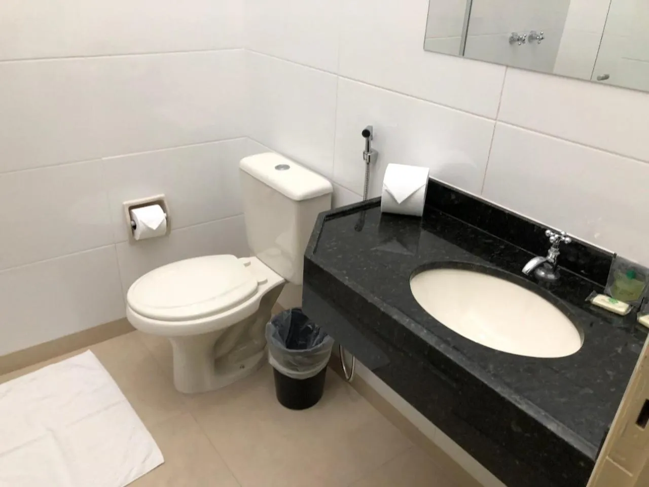 Bathroom in Perola Verde Hotel