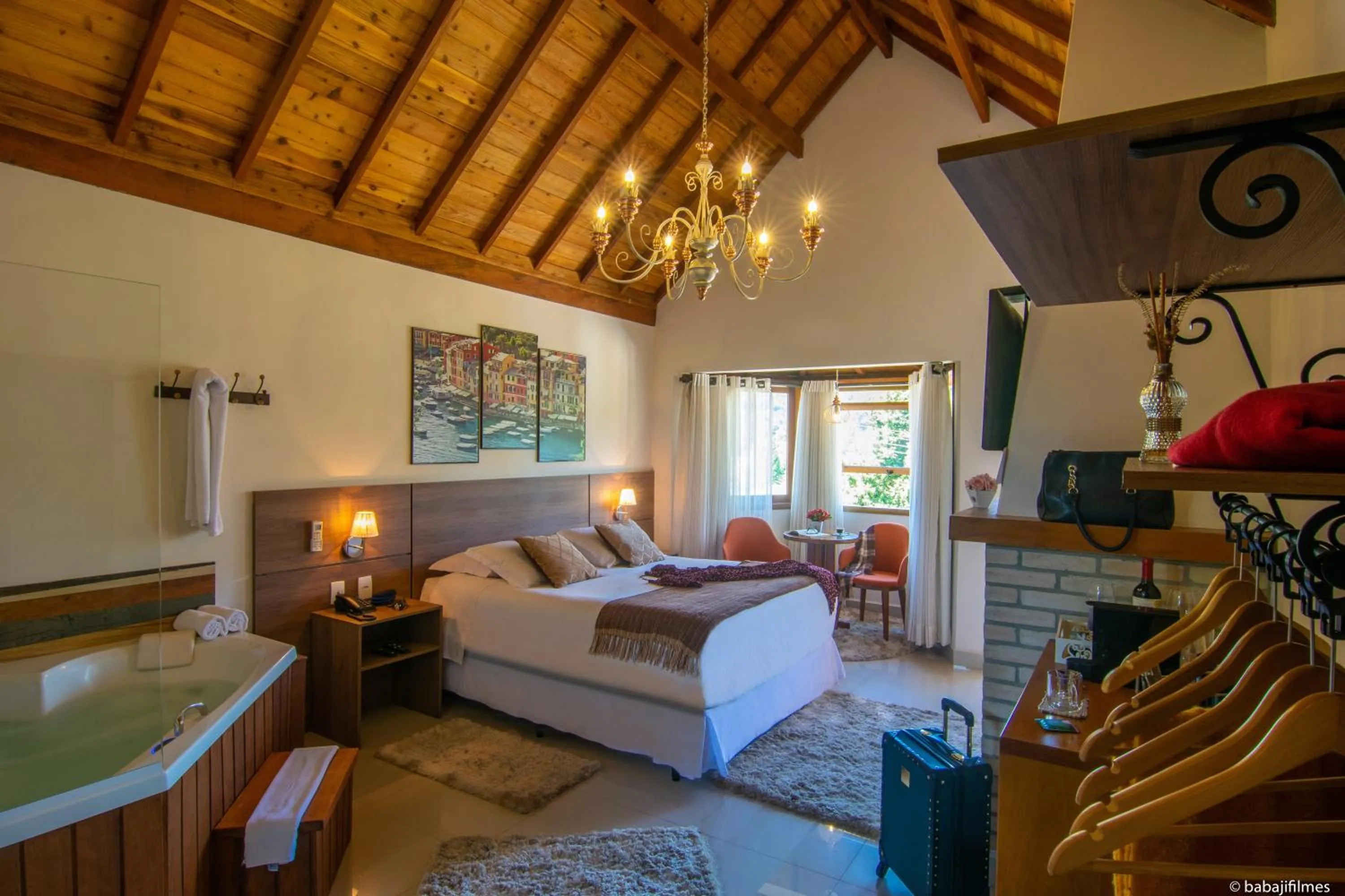 Coffee/tea facilities, Bed in Pousada Valle das Flores Monte Verde