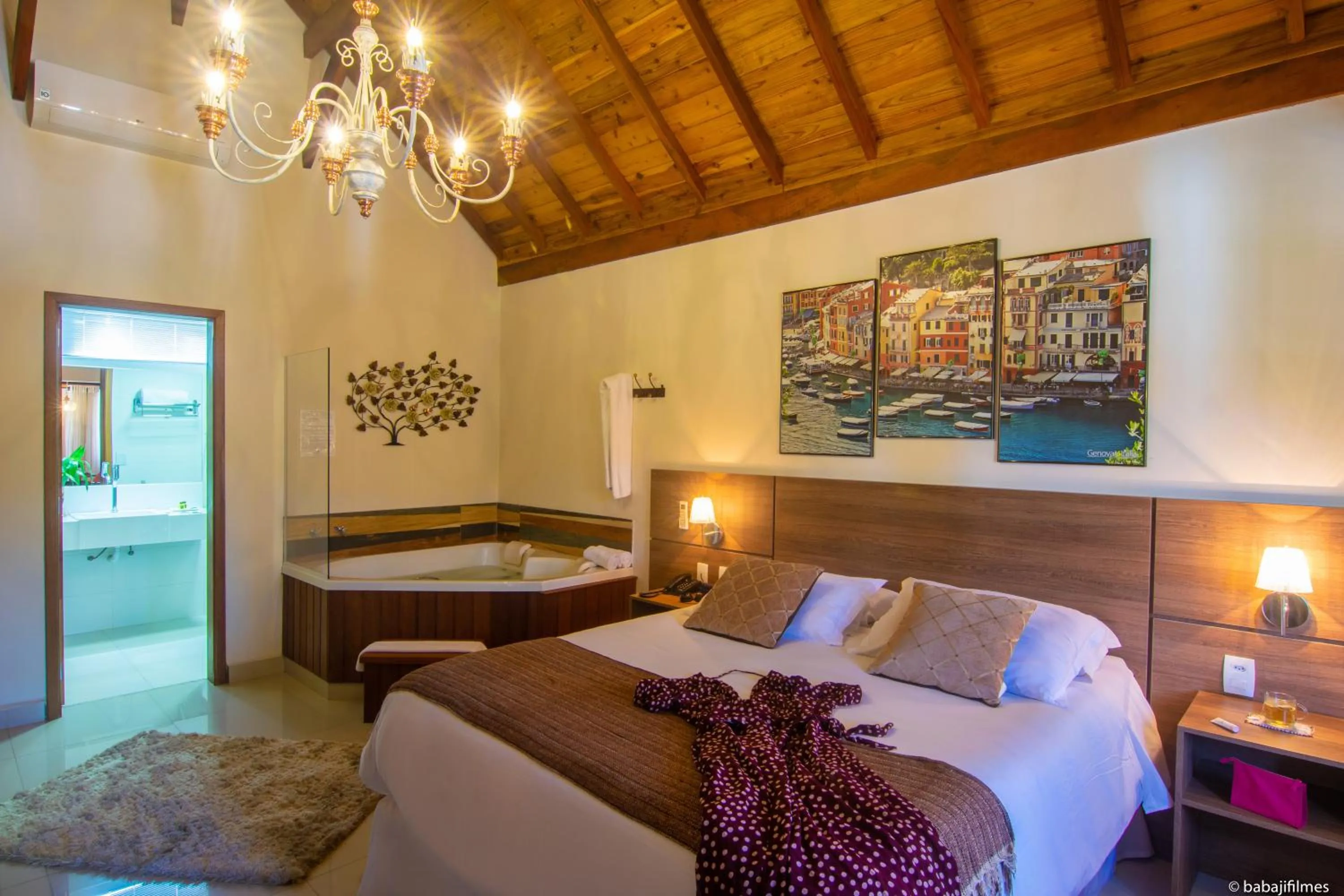 Photo of the whole room, Bed in Pousada Valle das Flores Monte Verde