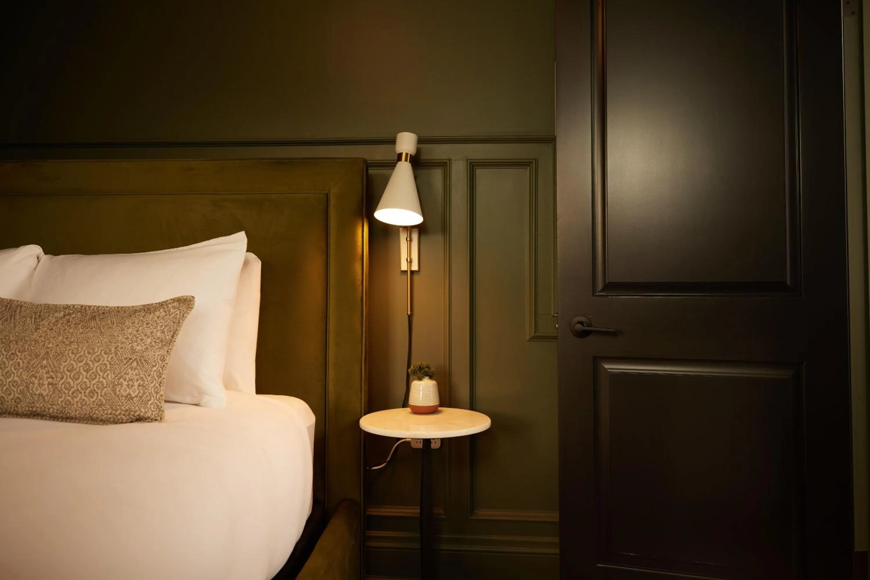 Bedroom, Bed in The Dorchester Hotel