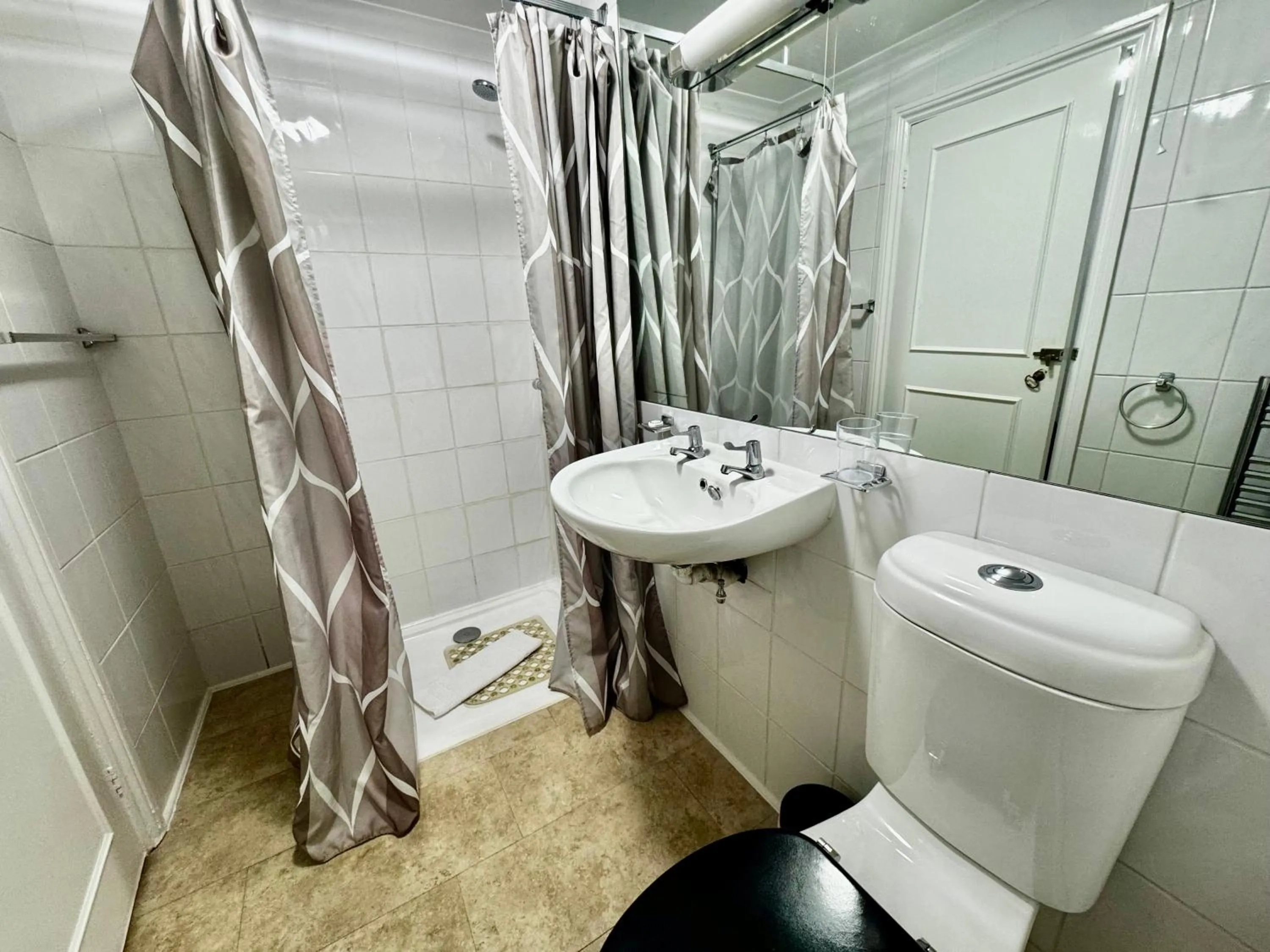 Bathroom in Verve Hotel