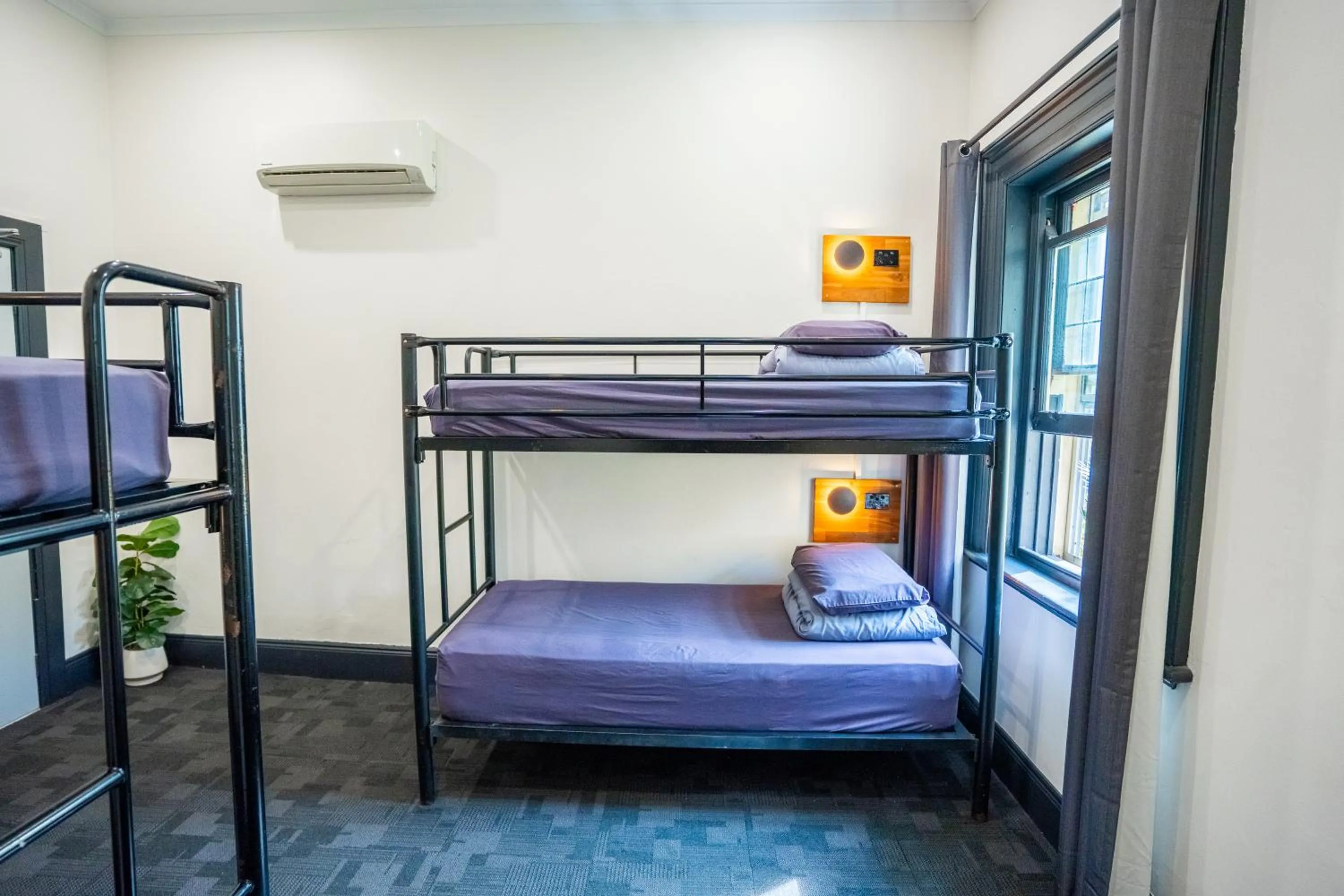 Bedroom, Bed in Mad Monkey Kings Cross