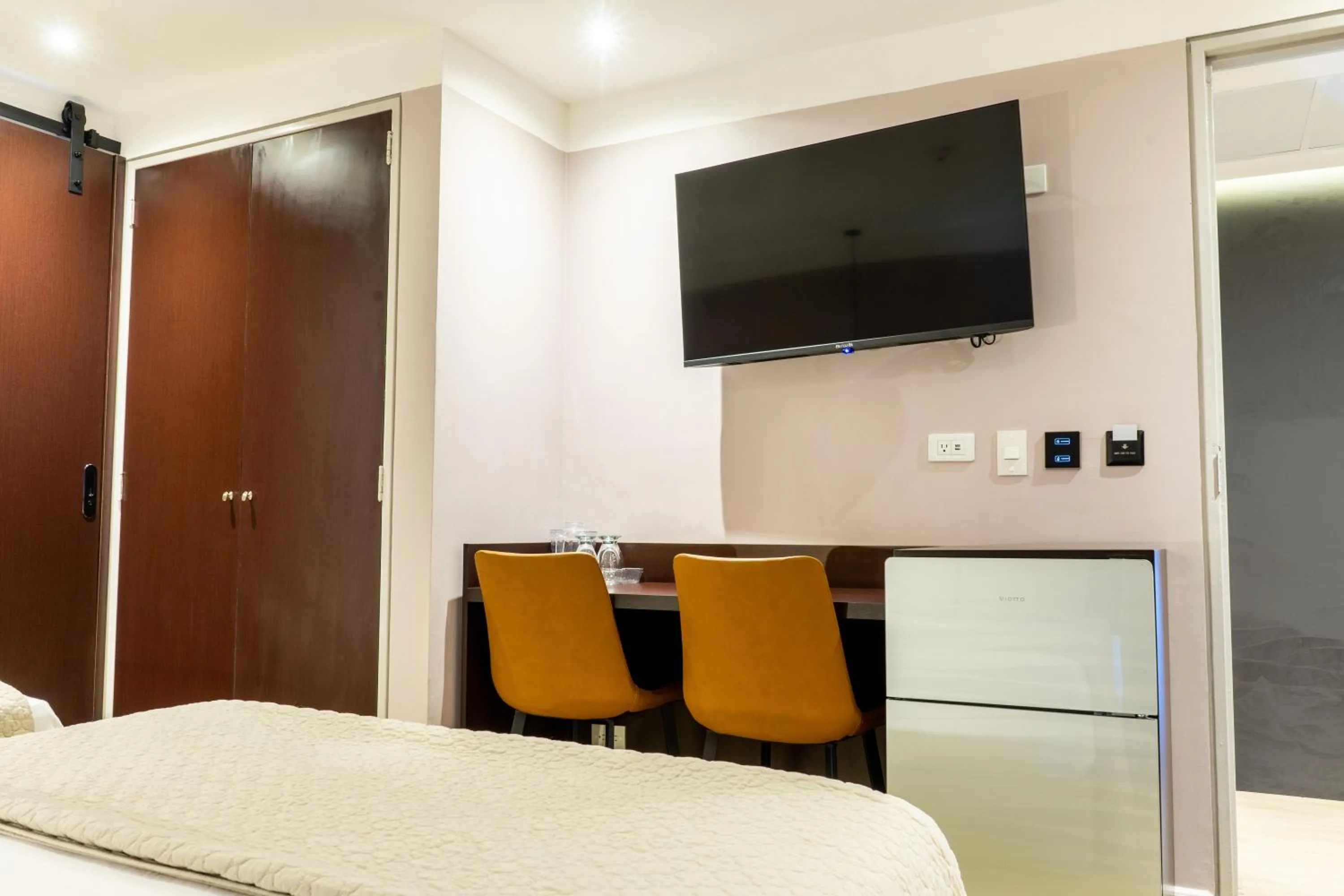 TV and multimedia, Bed in Hotel Grand Galaxie