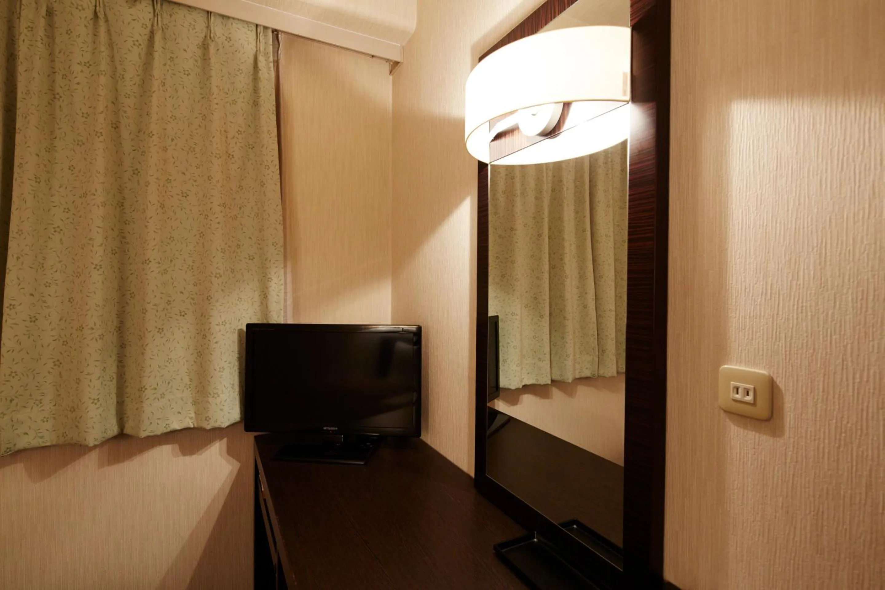 Photo of the whole room in Ariston Inn Kanda Kitakyusyu Airport