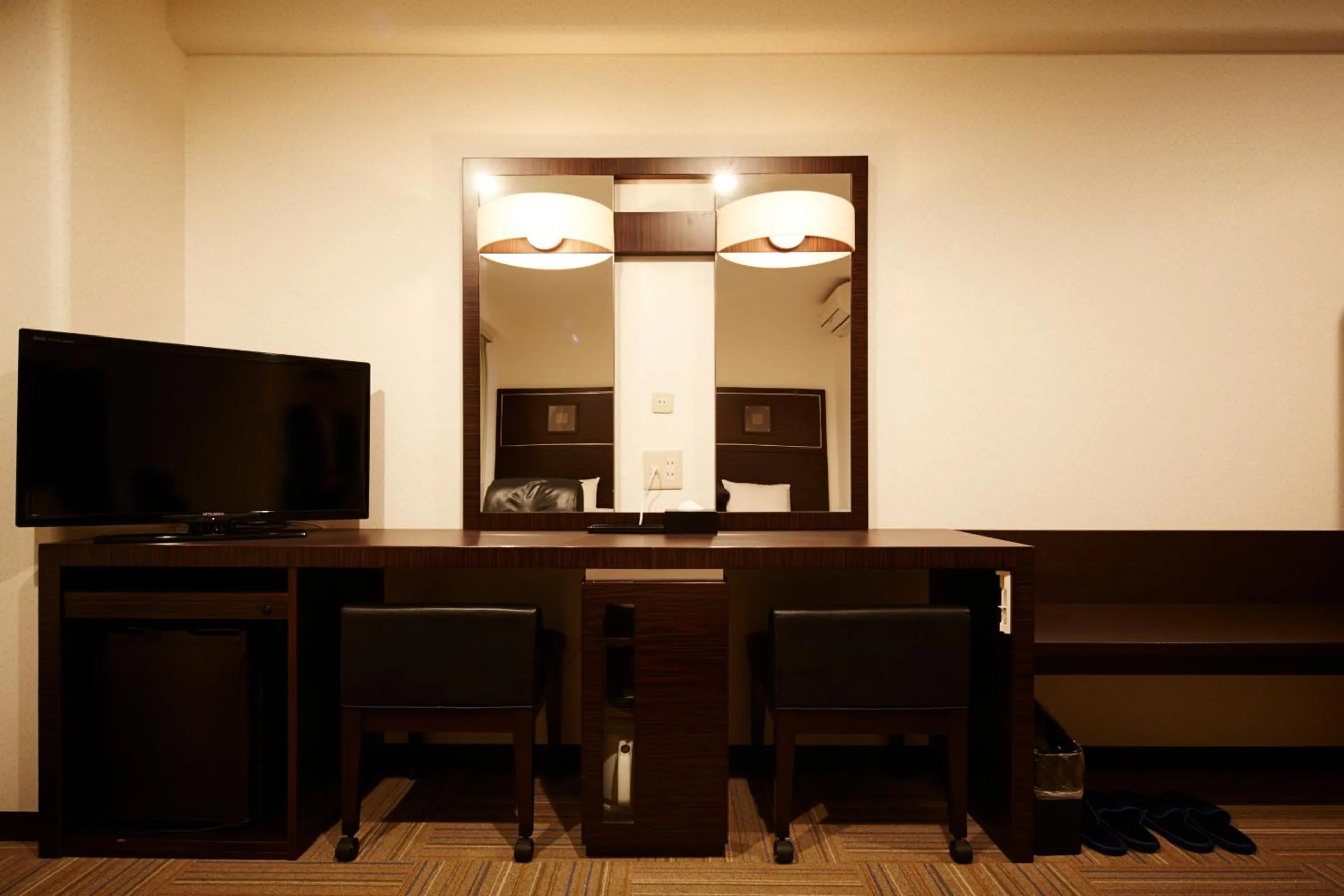 Photo of the whole room in Ariston Inn Kanda Kitakyusyu Airport