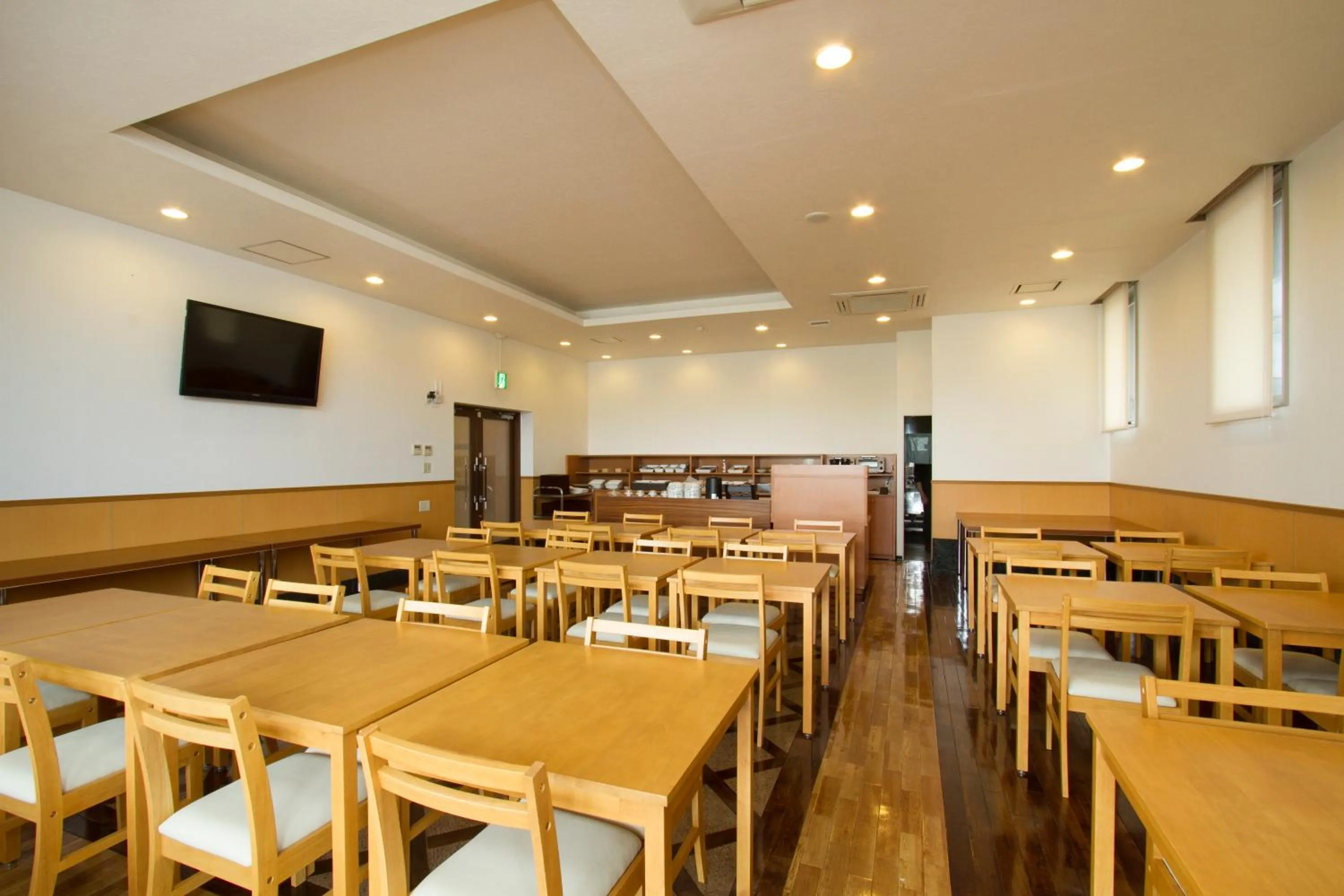 Restaurant/places to eat in Ariston Inn Kanda Kitakyusyu Airport