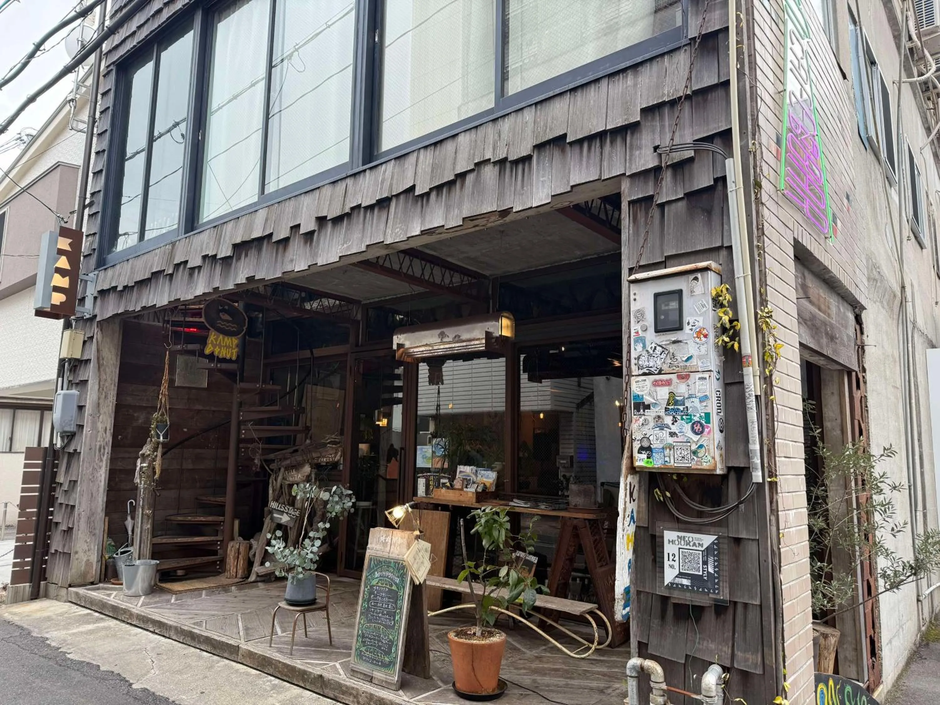 Property building in Kamp Houkan-cho Backpacker's Inn & Lounge