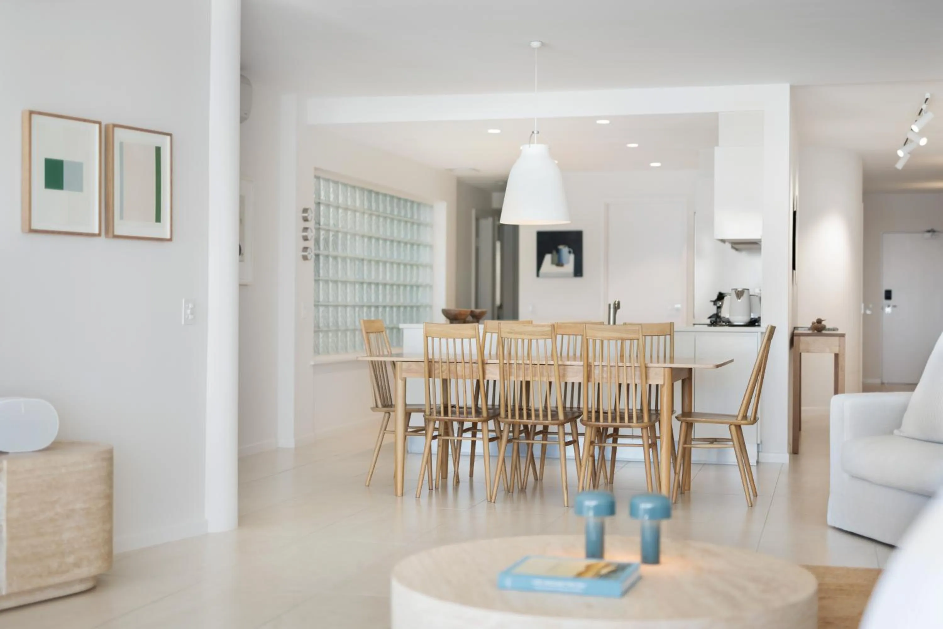 Dining area in La Mer Apartments