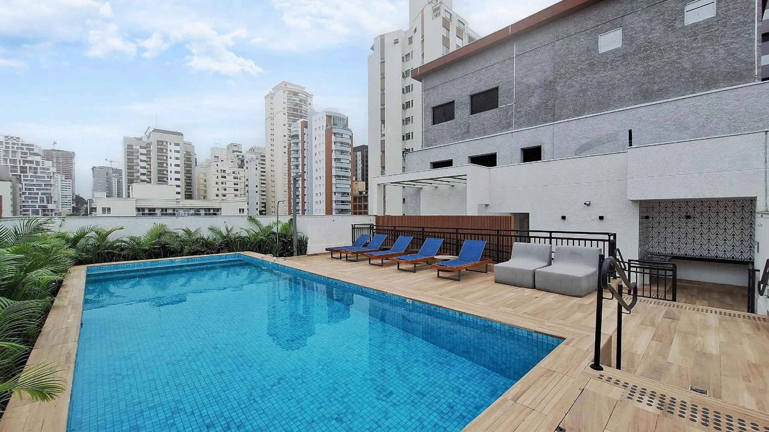 Swimming pool in Calixt Pinheiros