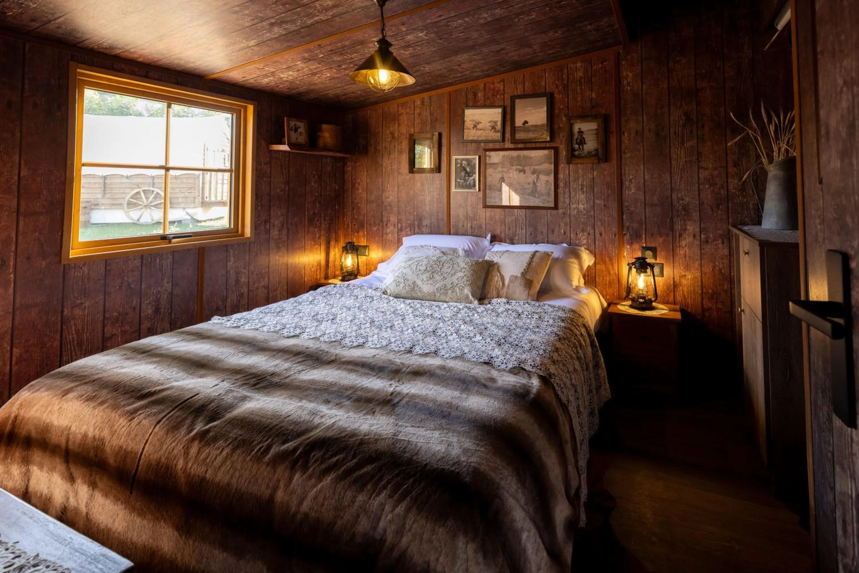 Photo of the whole room, Bed in O'Tel Park