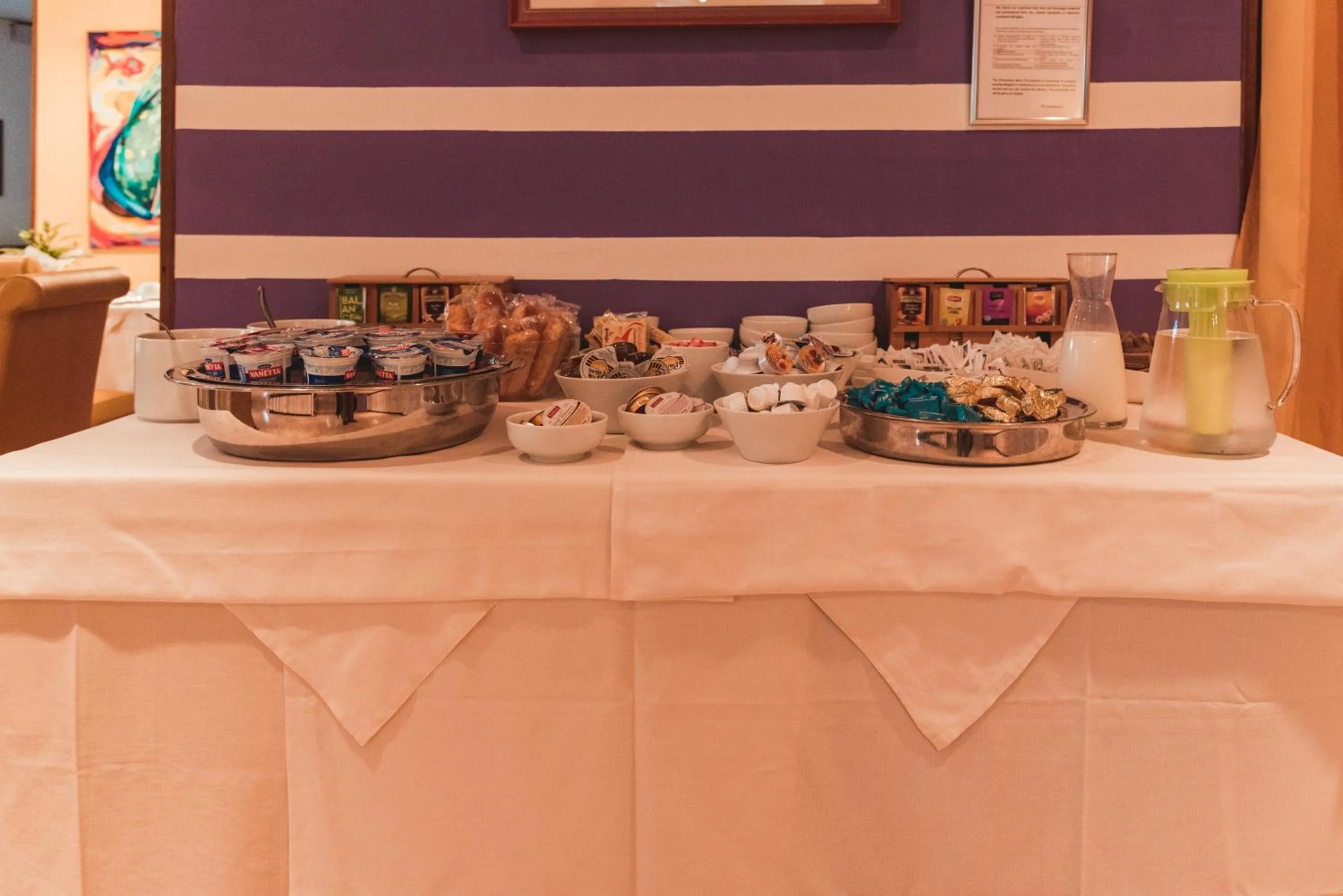 Breakfast in Hotel Benacus