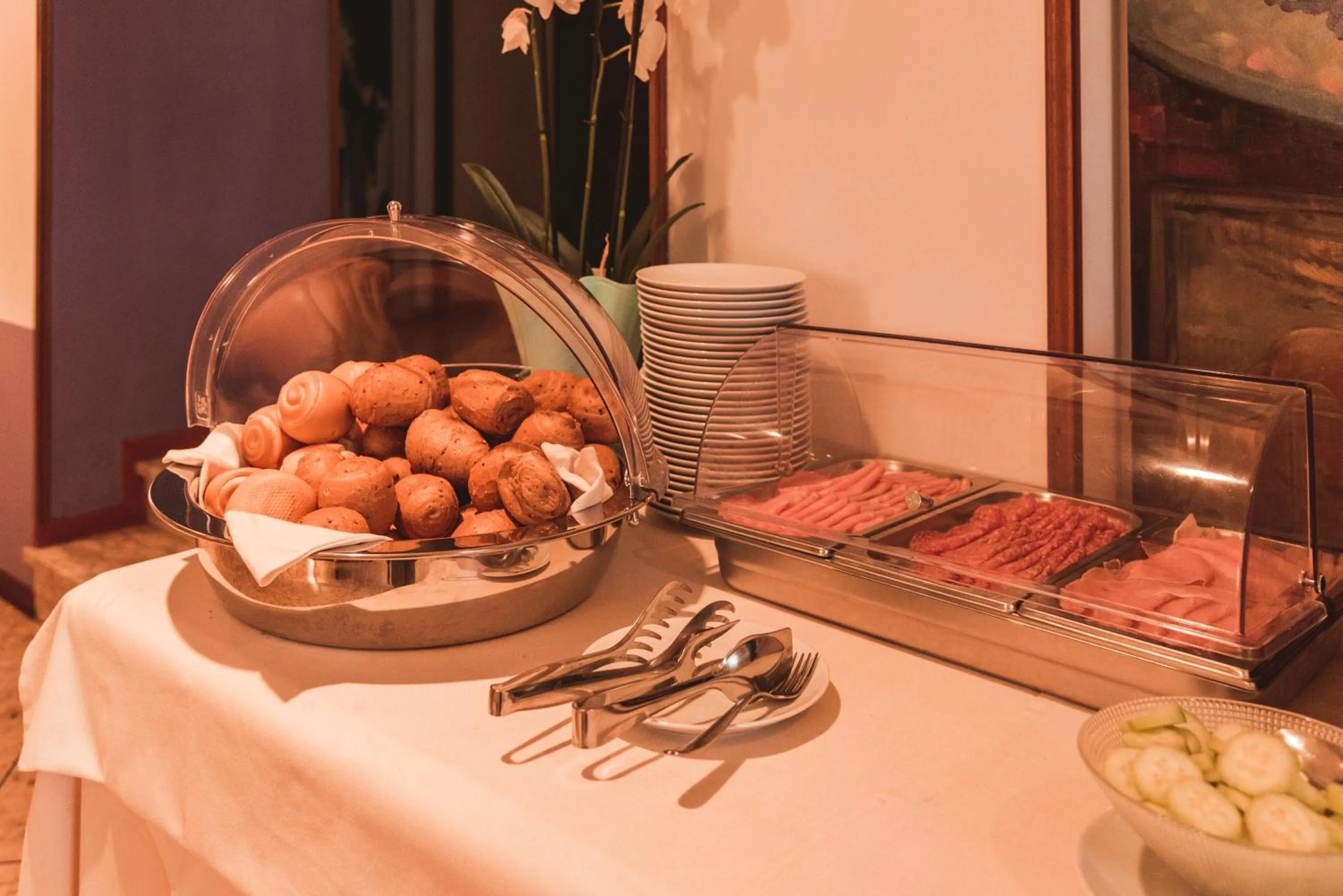 Breakfast in Hotel Benacus