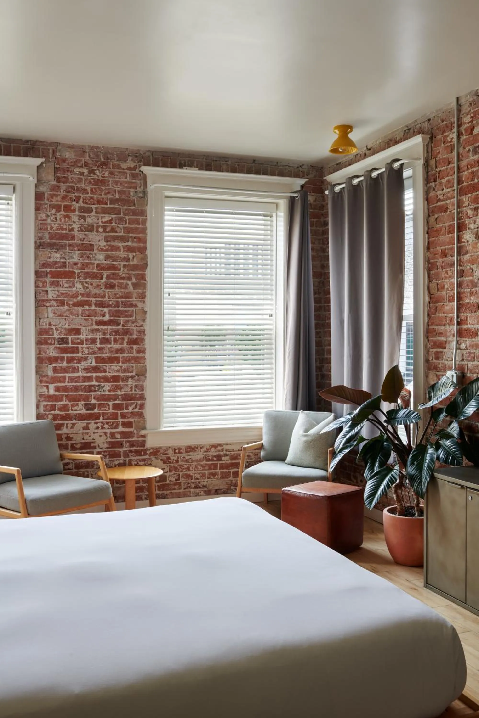 Bed in The Jesse Hotel & Bar