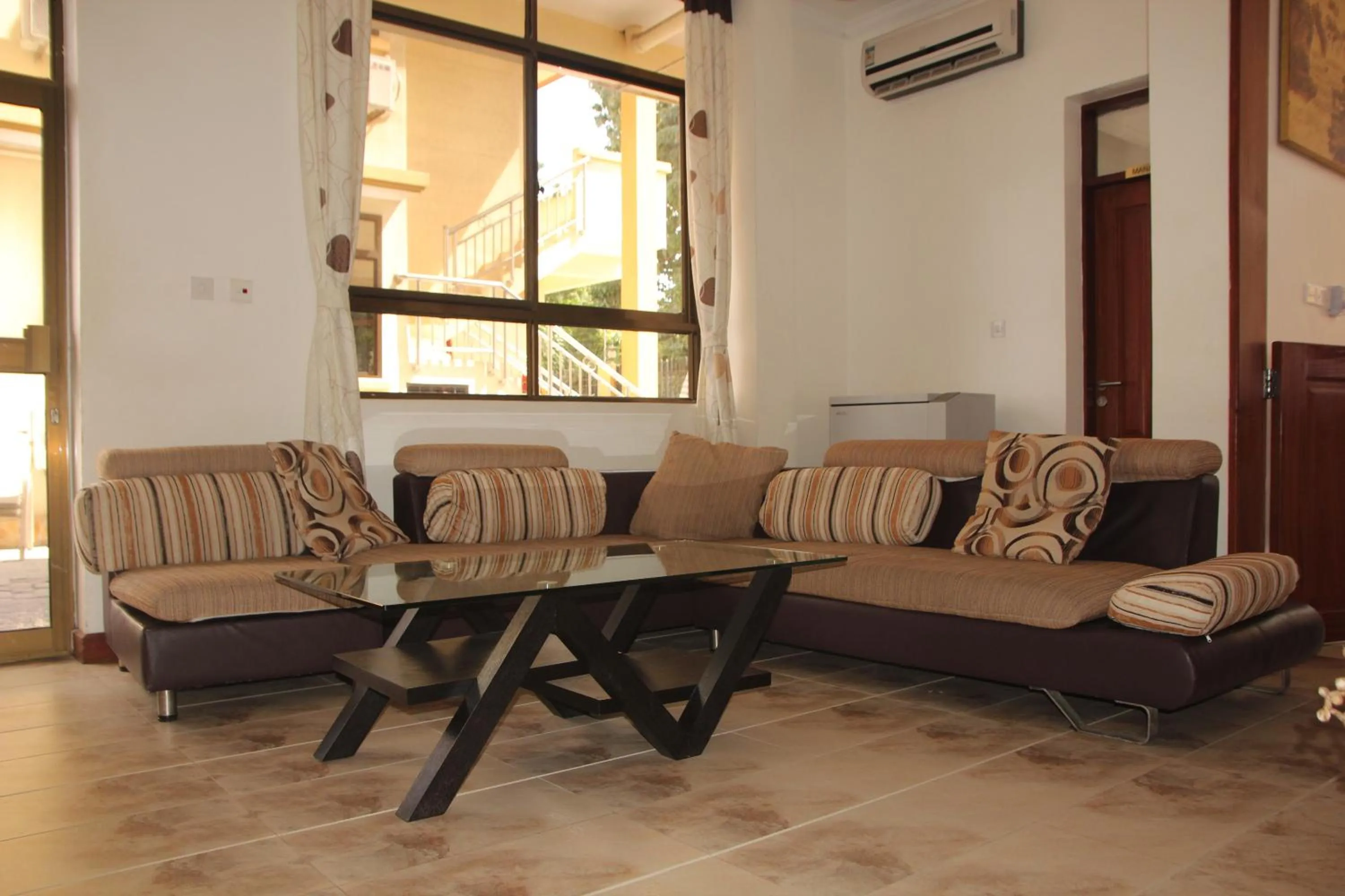 Day in Hotel de Mag (Plaza)