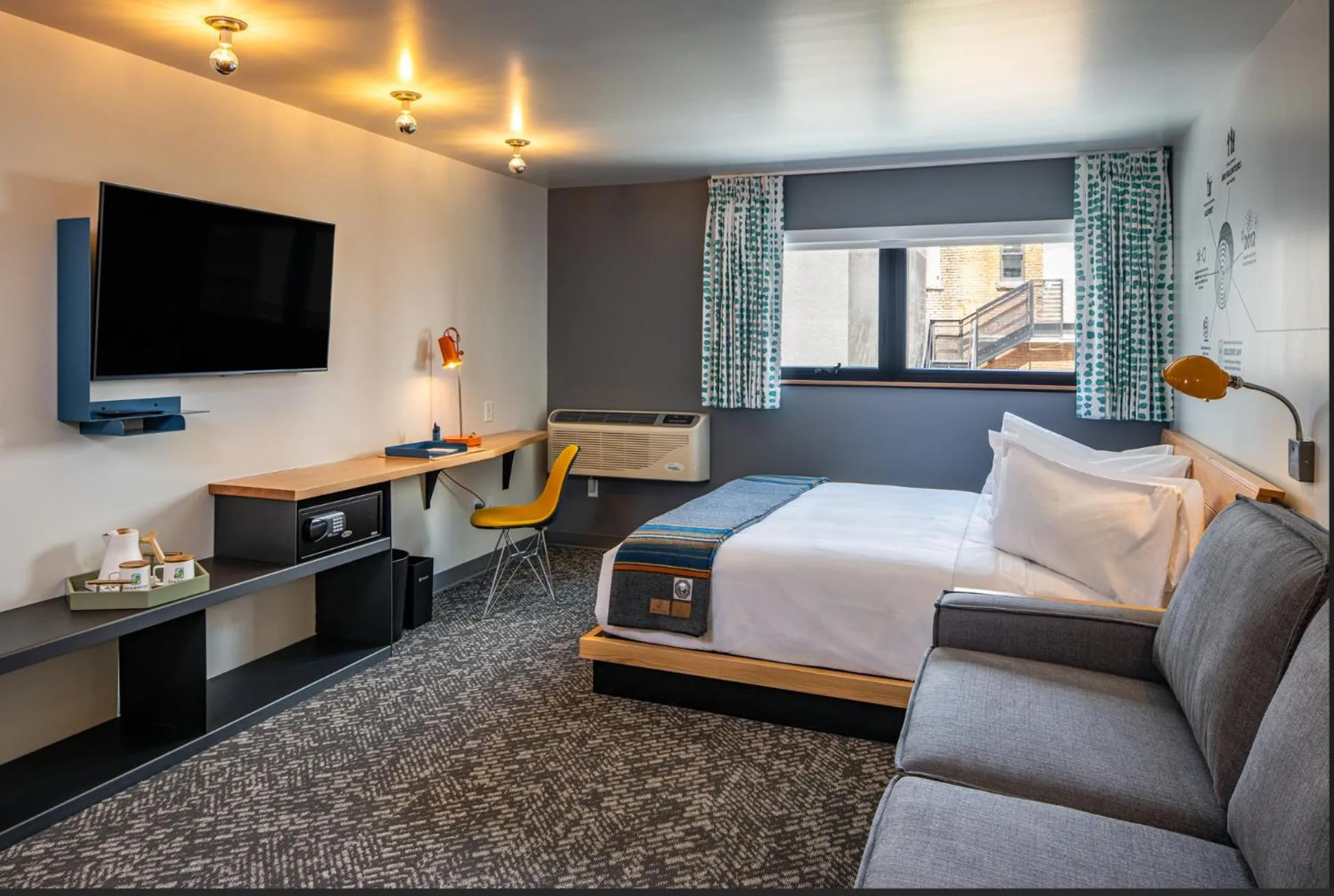 Bedroom, Bed in The SPARROW