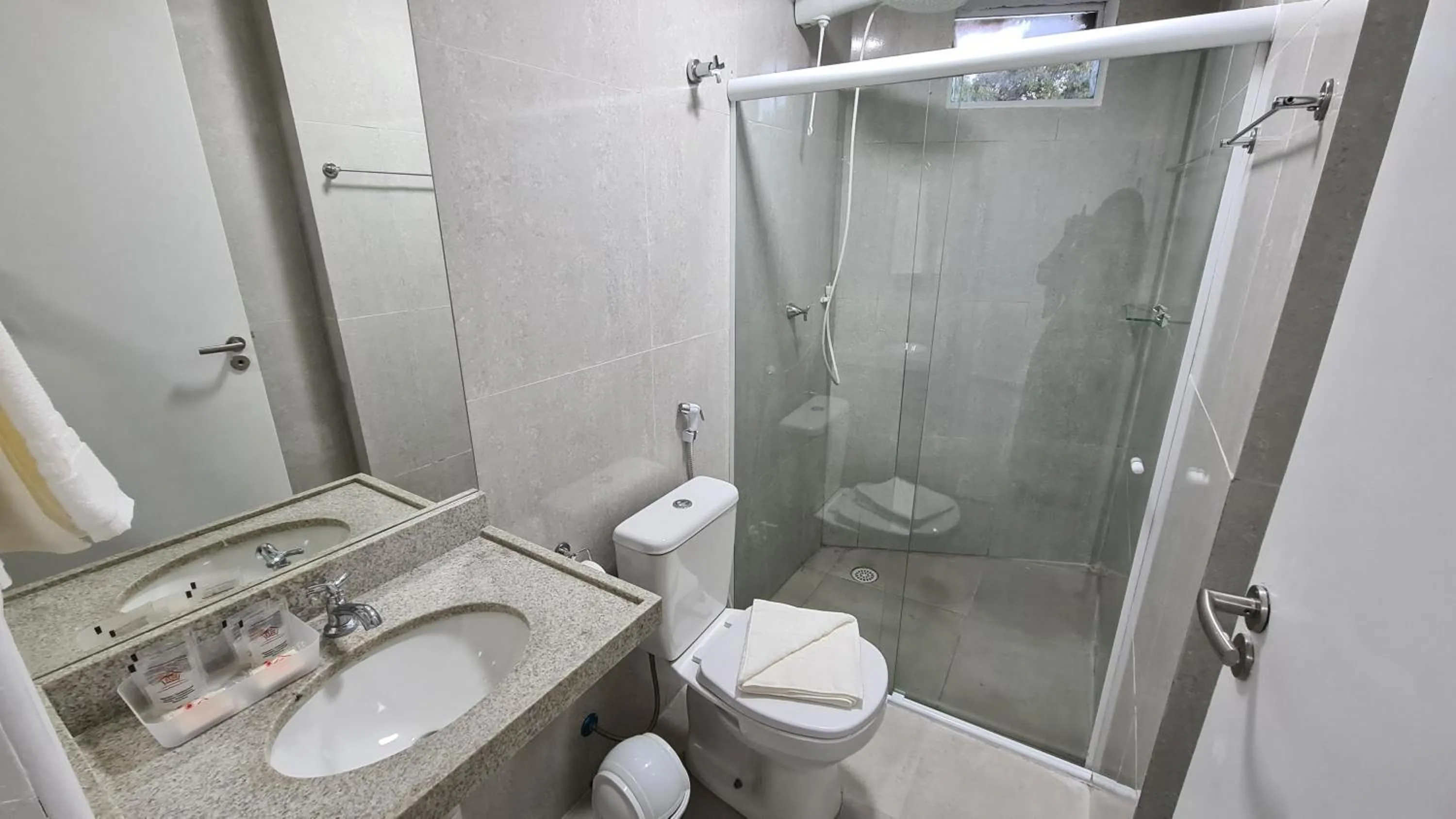 Bathroom in Sunset by AFT - PORTO DE GALINHAS