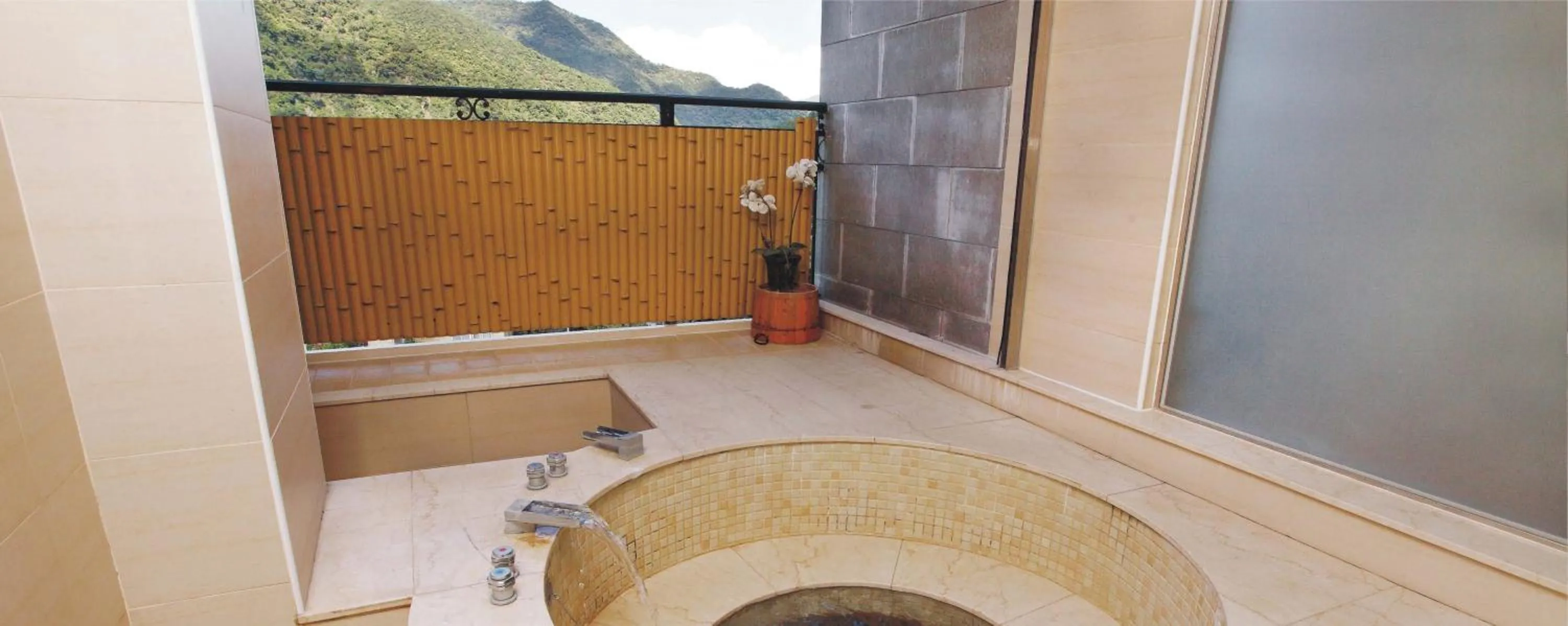 Bathroom in Hotspring World Wulai