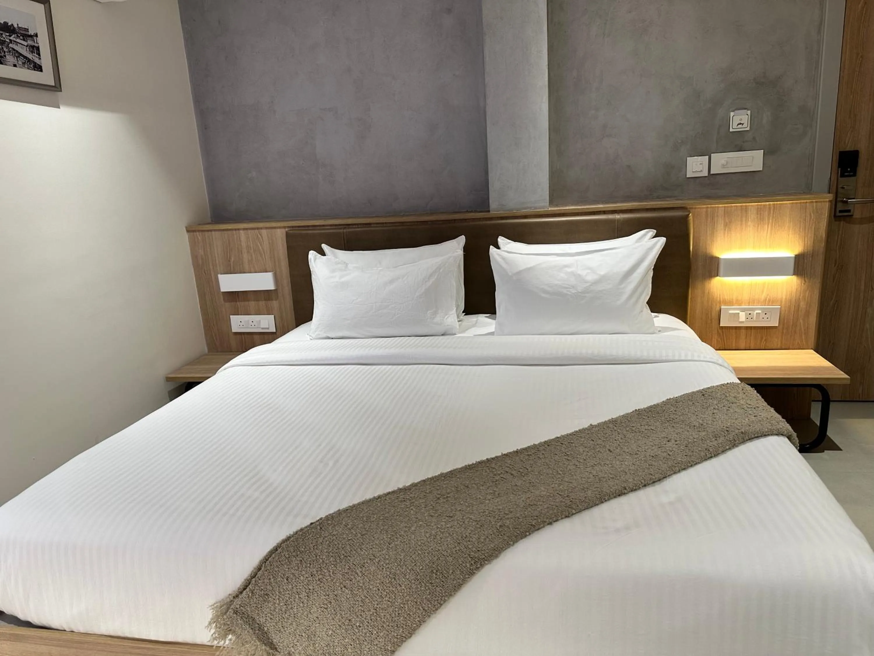Bed in 32 Urban by Akoya Hotels
