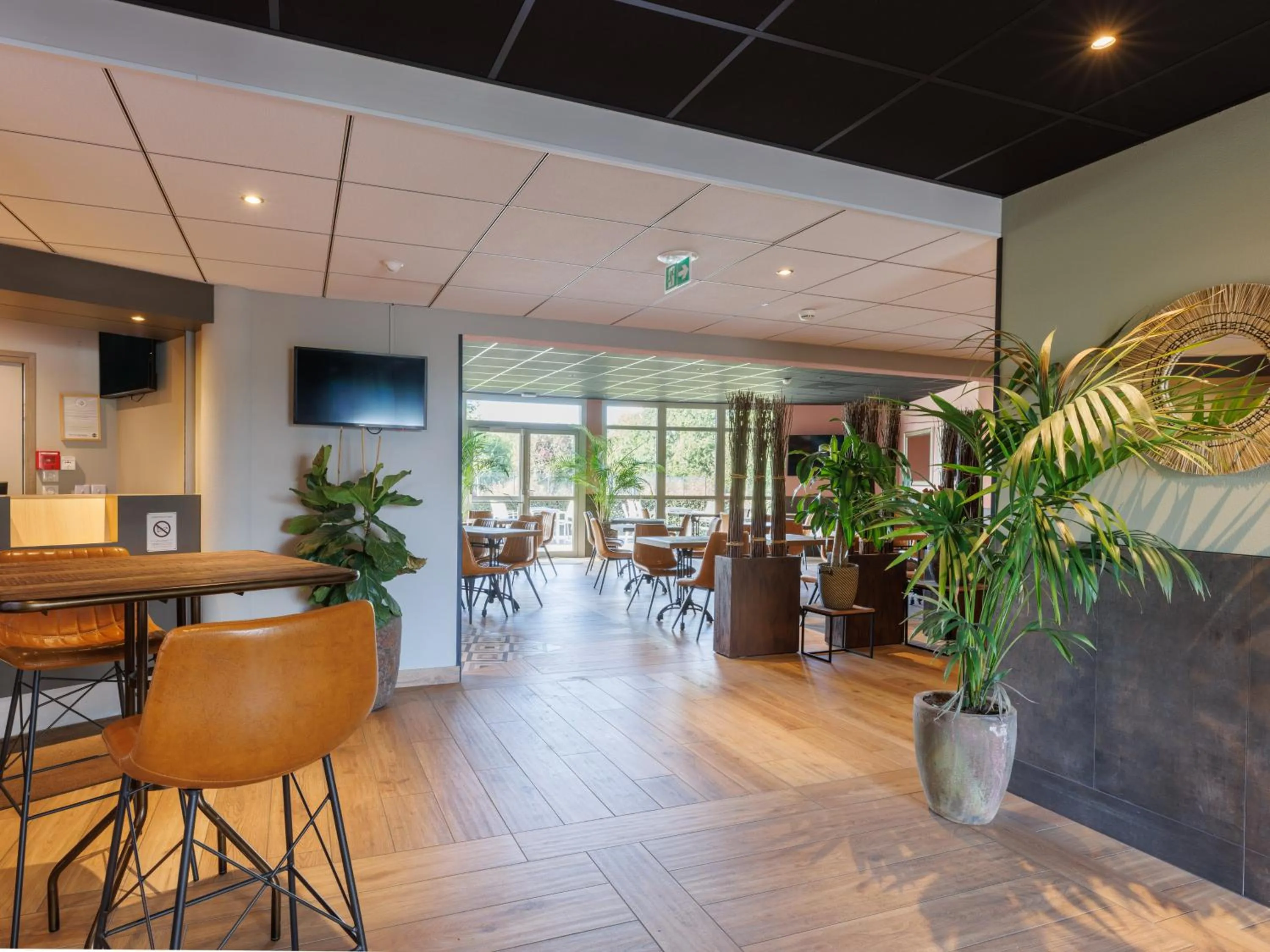 Lobby or reception in B&B HOTEL Clermont-Ferrand Nord Riom