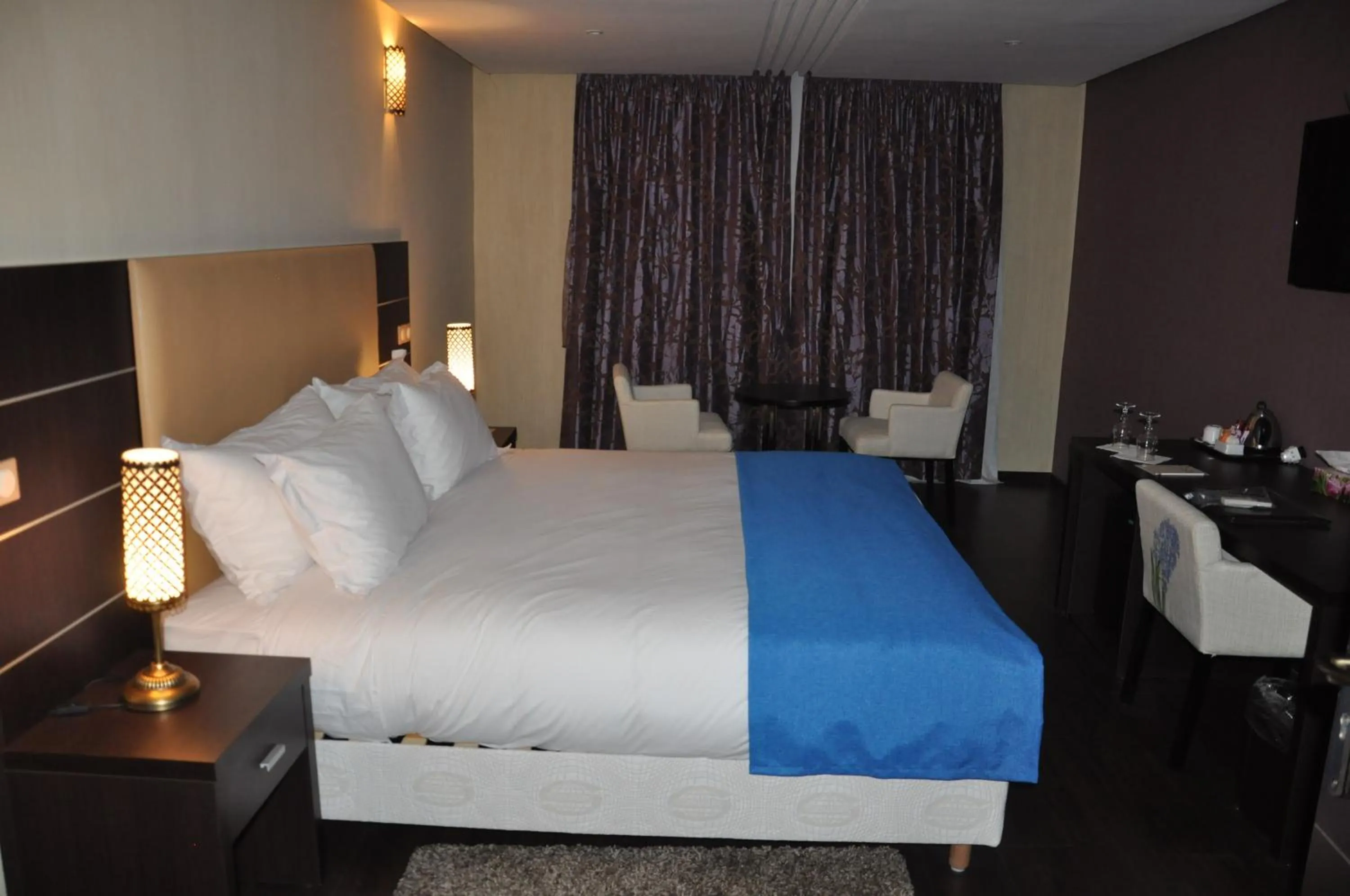 Living room, Bed in Hotel Emilio Moretti