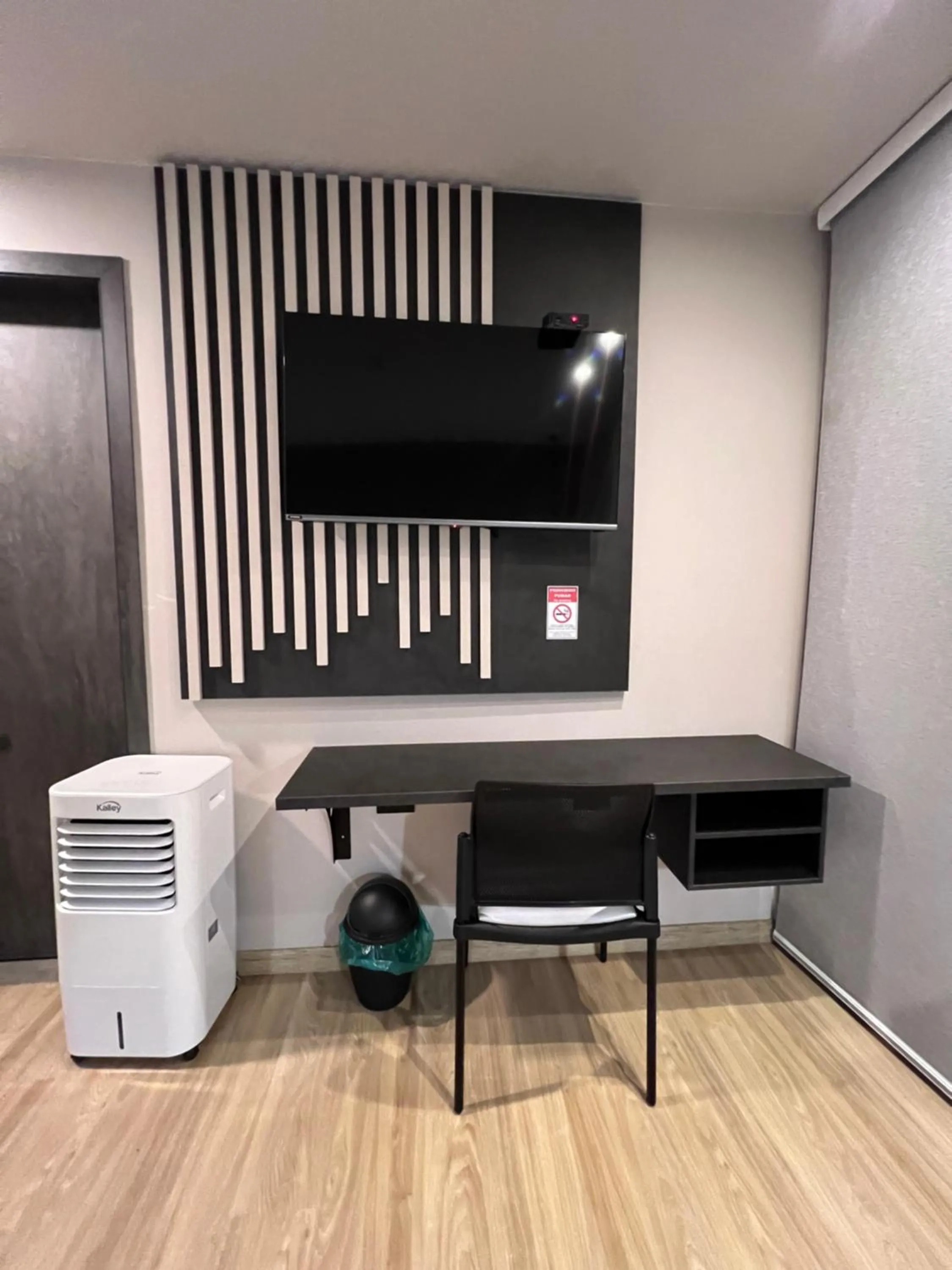 TV and multimedia in Balmoral Plaza Hotel