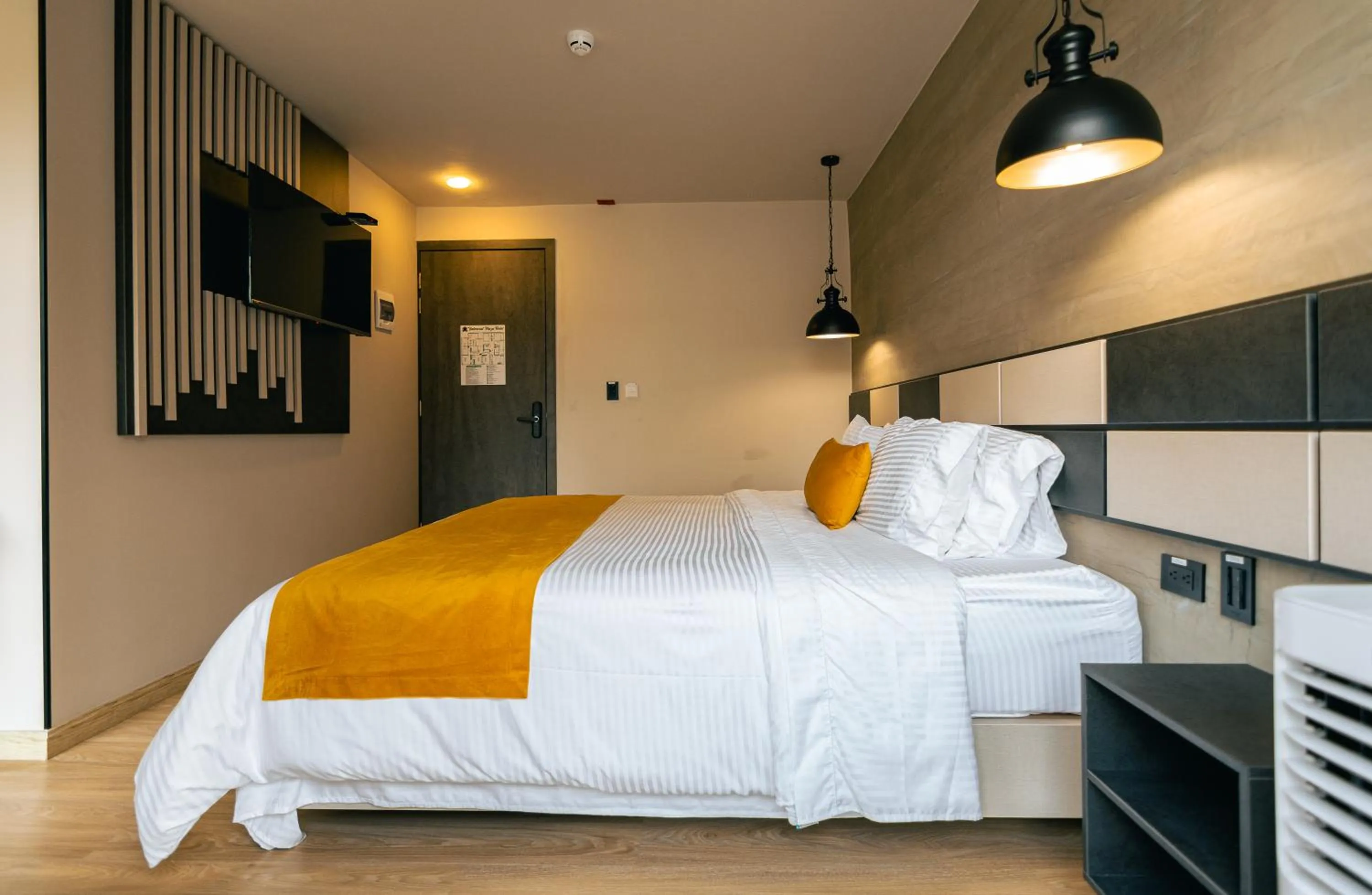 Bed in Balmoral Plaza Hotel